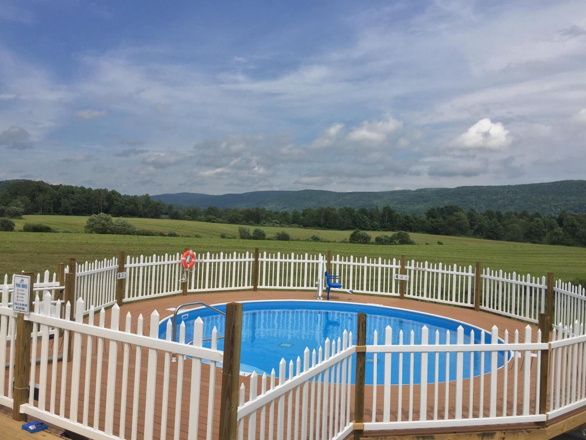 Apple Inn and Suites Cooperstown Area photo 4