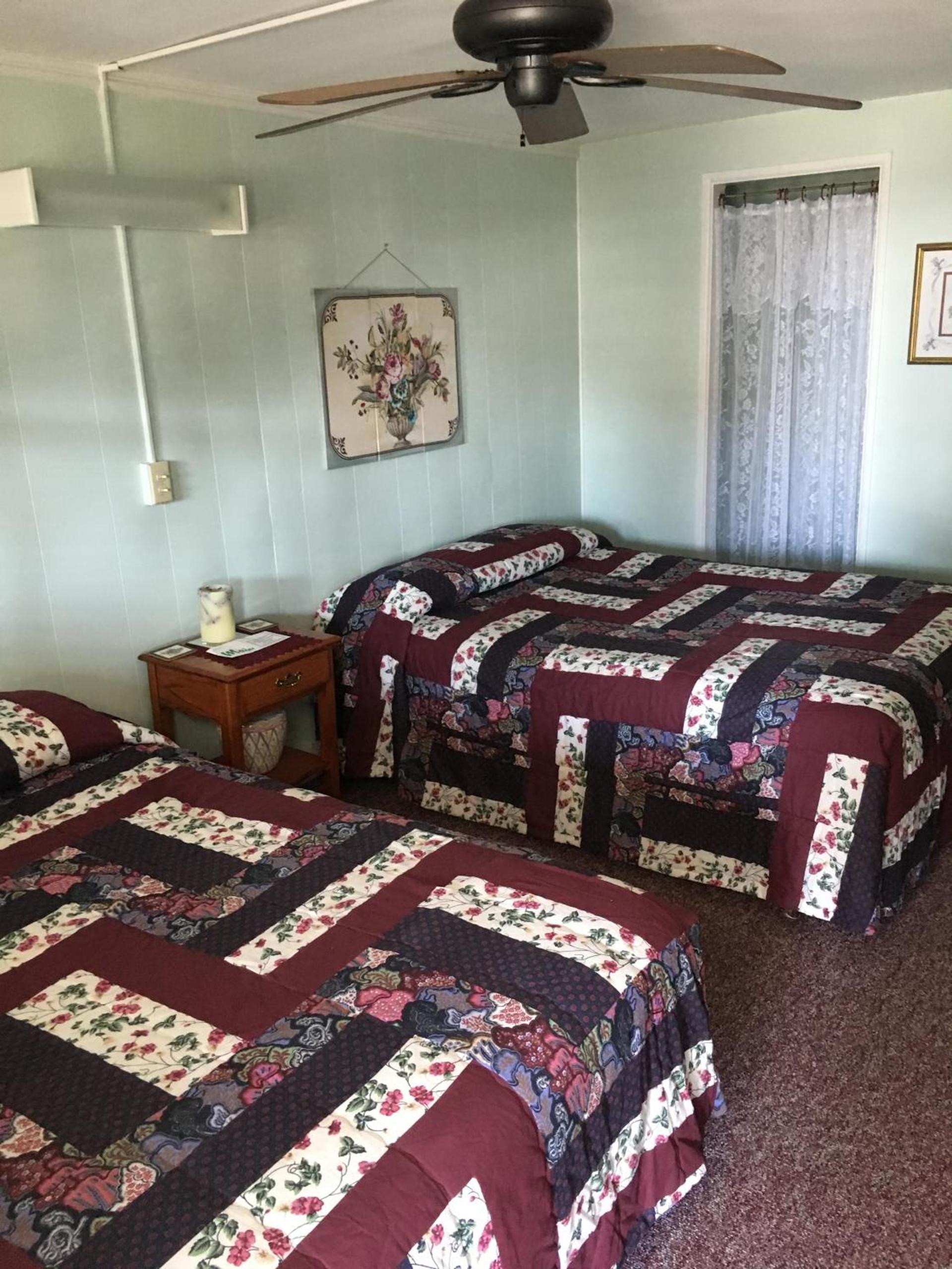 Crosswinds Motel photo 100