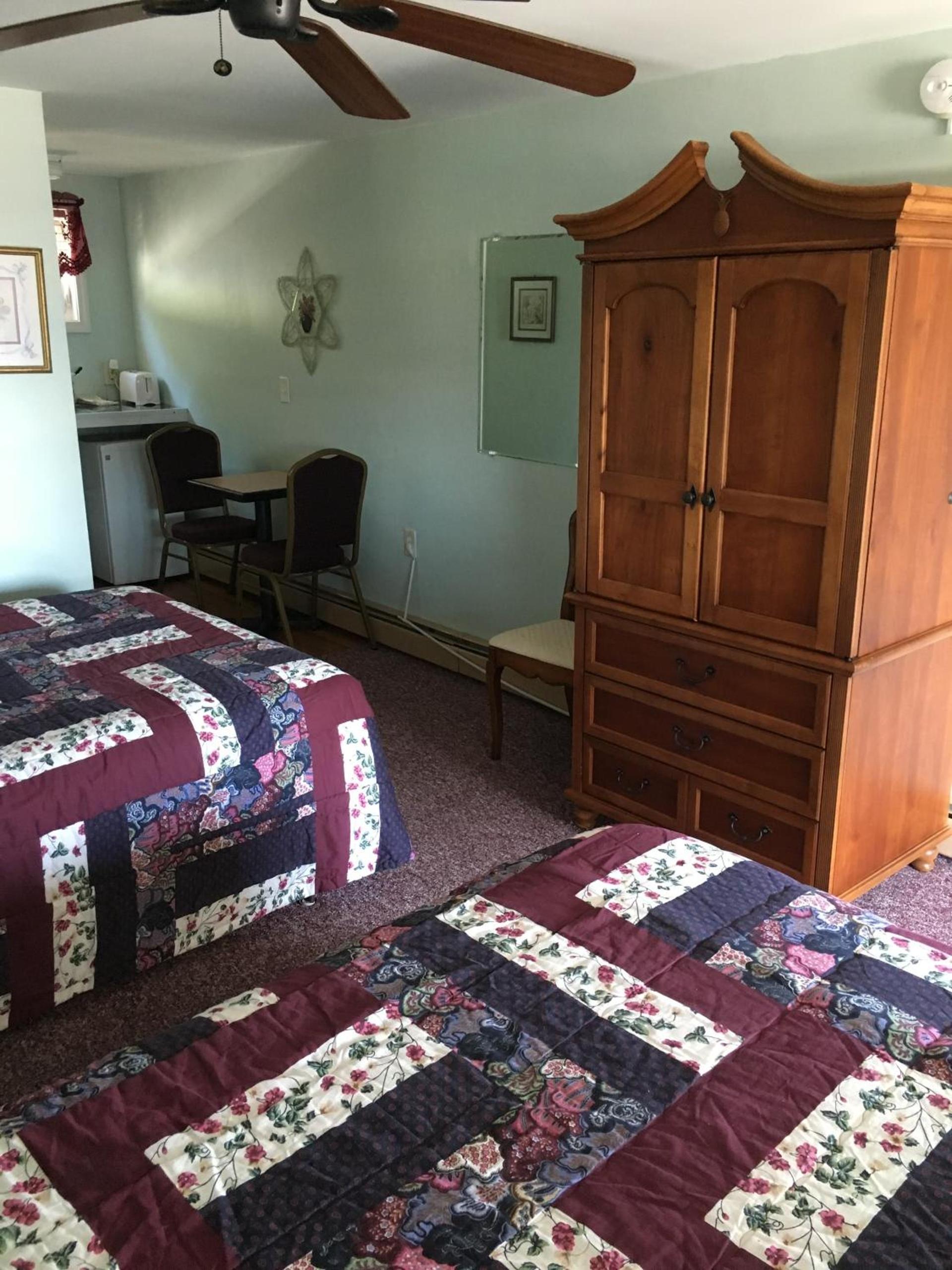 Crosswinds Motel photo 22