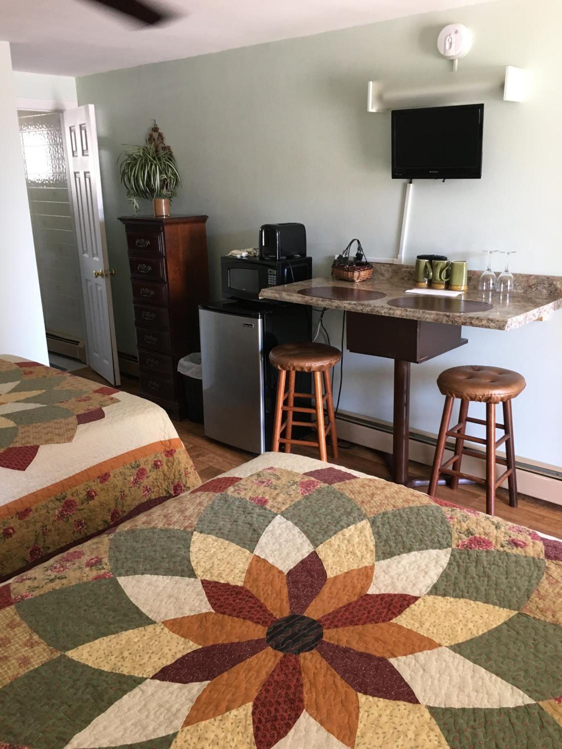 Crosswinds Motel photo 91
