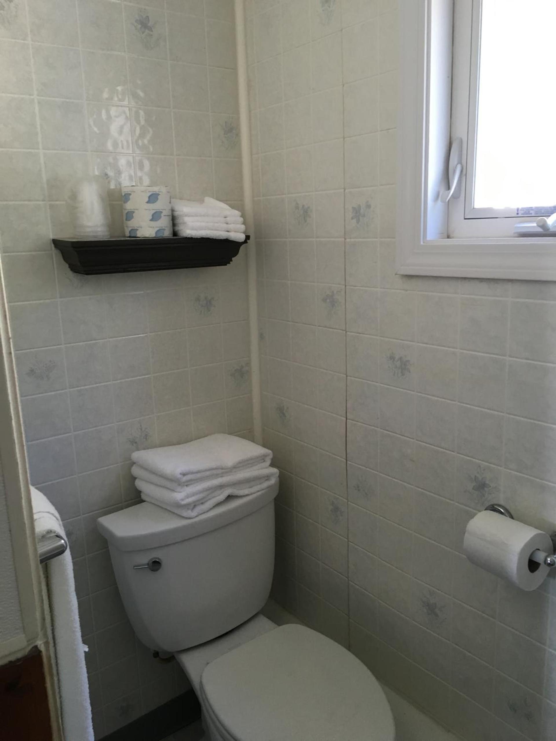 Crosswinds Motel photo 43