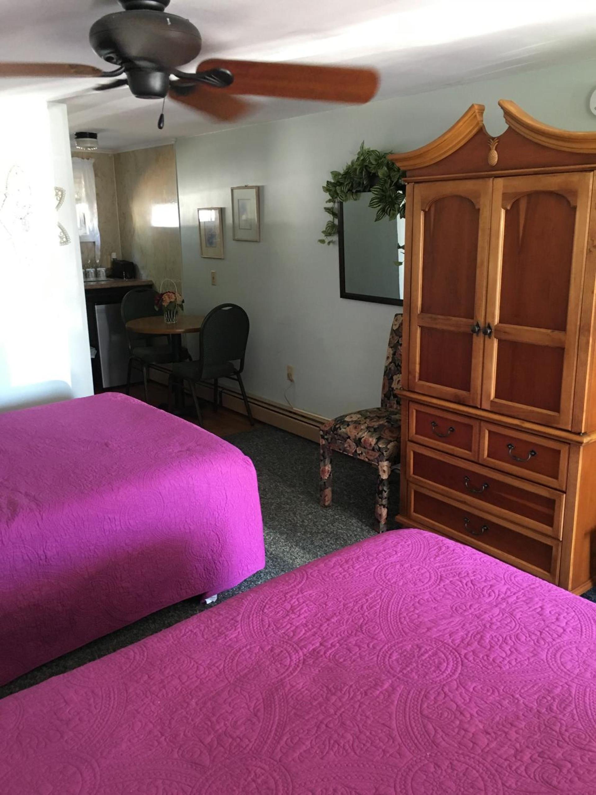 Crosswinds Motel photo 14