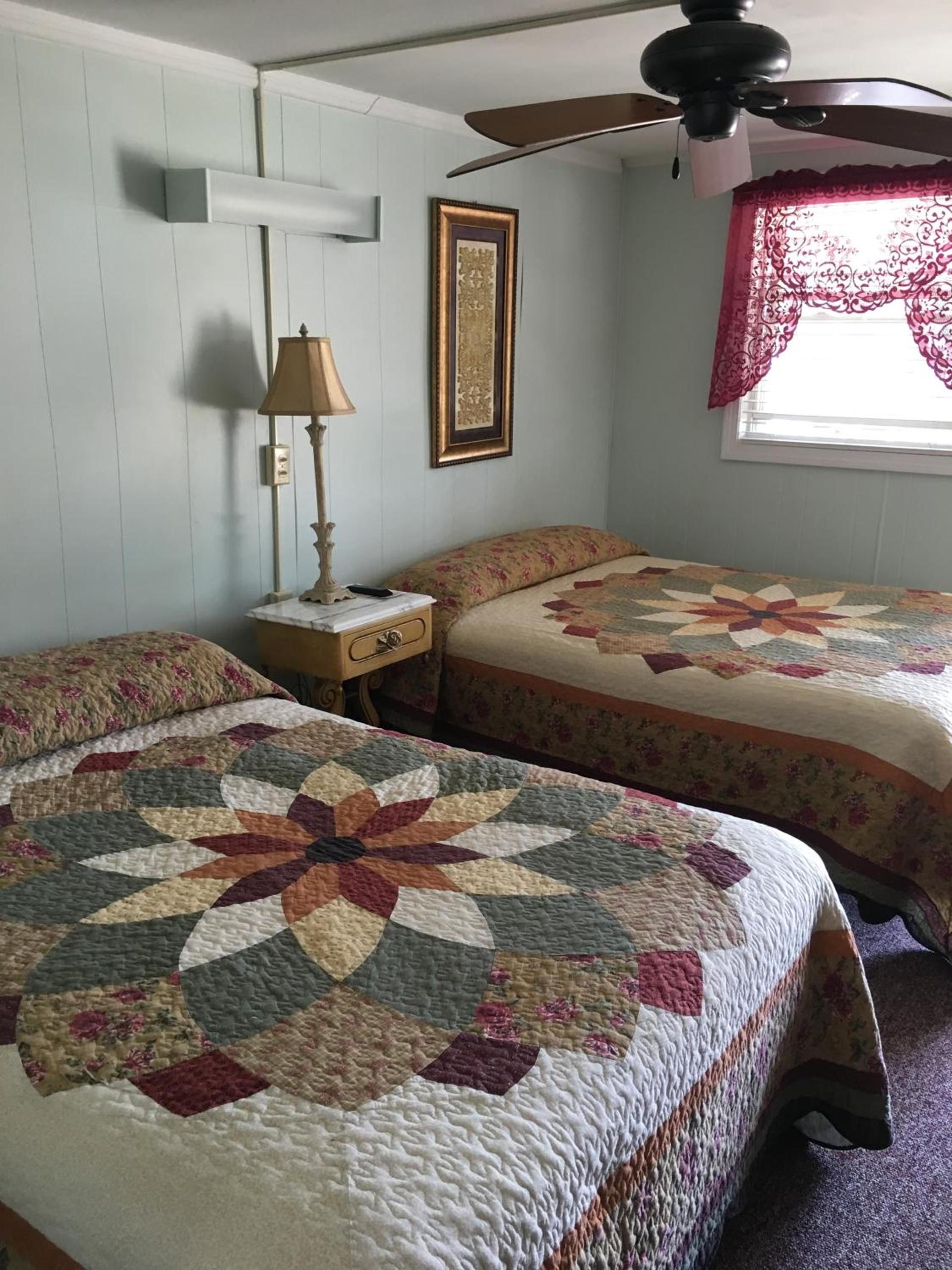 Crosswinds Motel photo 12