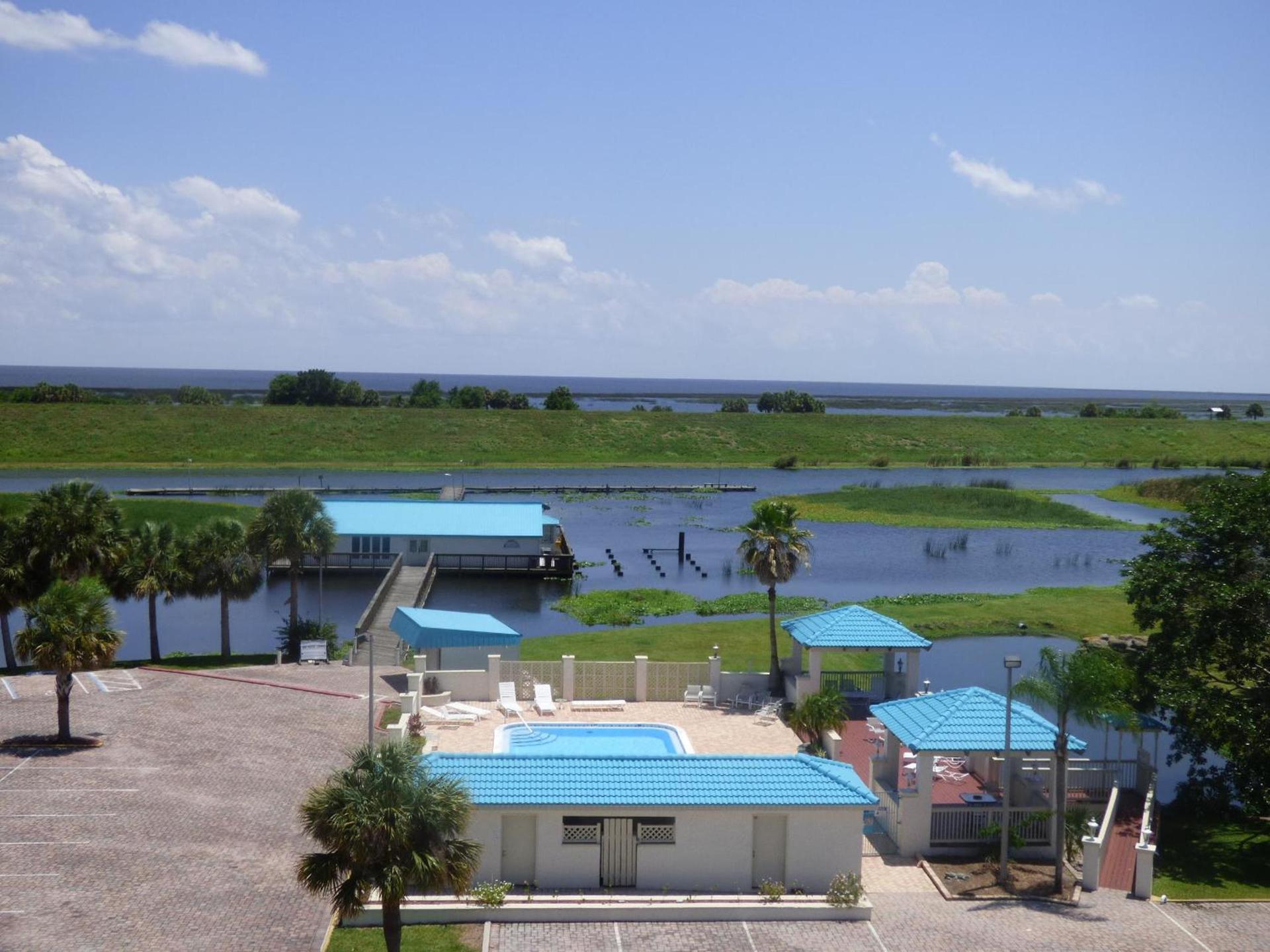 Lakeshore Resort and Marina photo 45