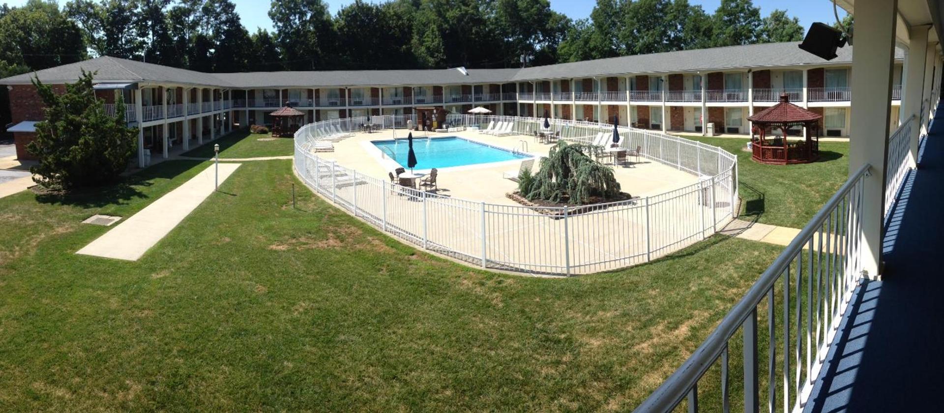 Crystal Inn Eatontown photo 6