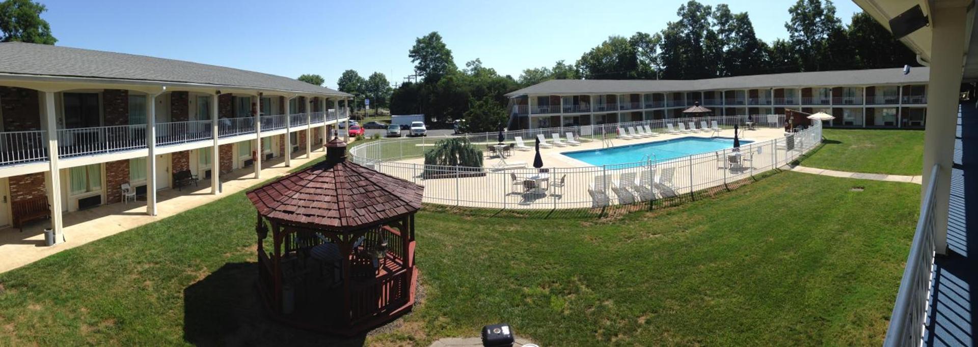 Crystal Inn Eatontown photo 5