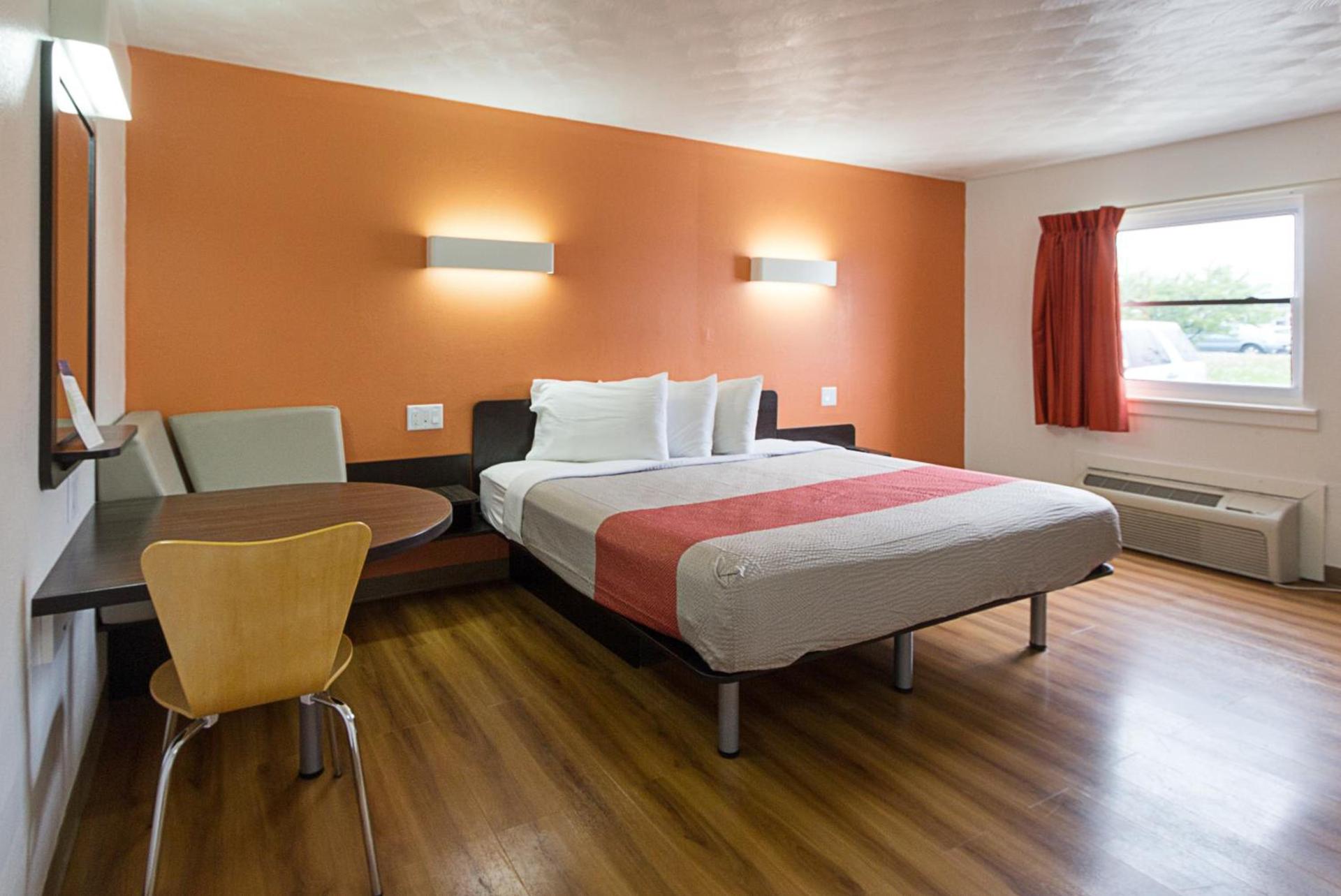 Motel 6-Sidney, OH photo 9
