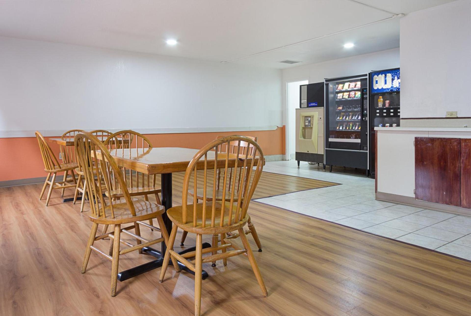 Motel 6-Sidney, OH photo 6