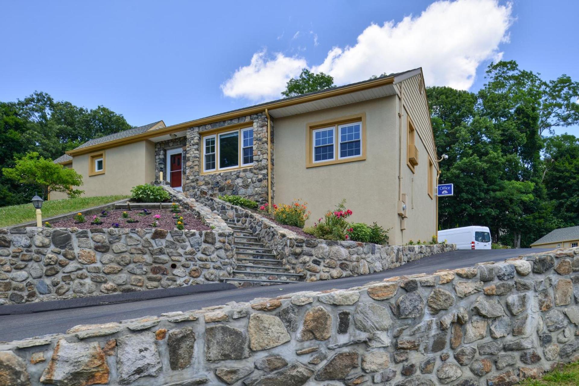 Golden Hill Inn-Danbury photo 21