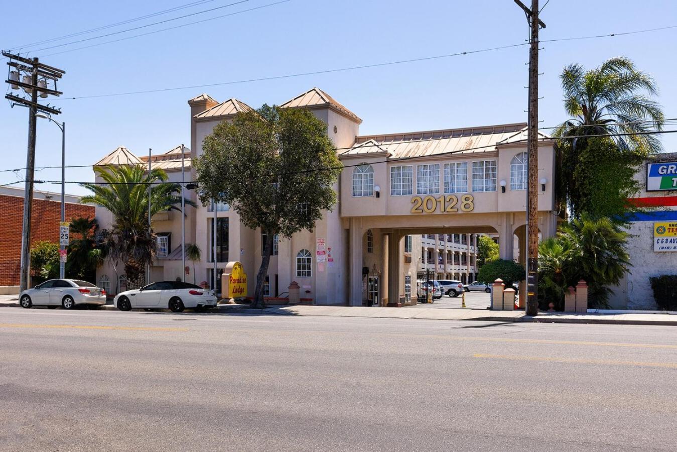 Paradise Lodge - Canoga Park, Los Angeles photo 9
