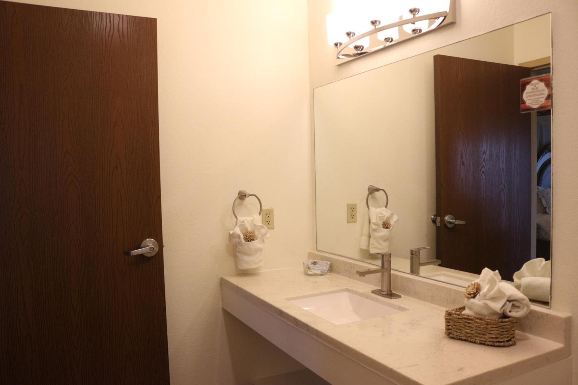 The Lodge at Woodstone Country Club photo 22