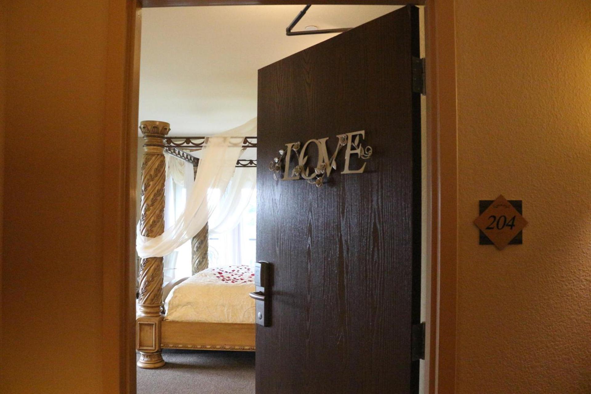 The Lodge at Woodstone Country Club photo 39