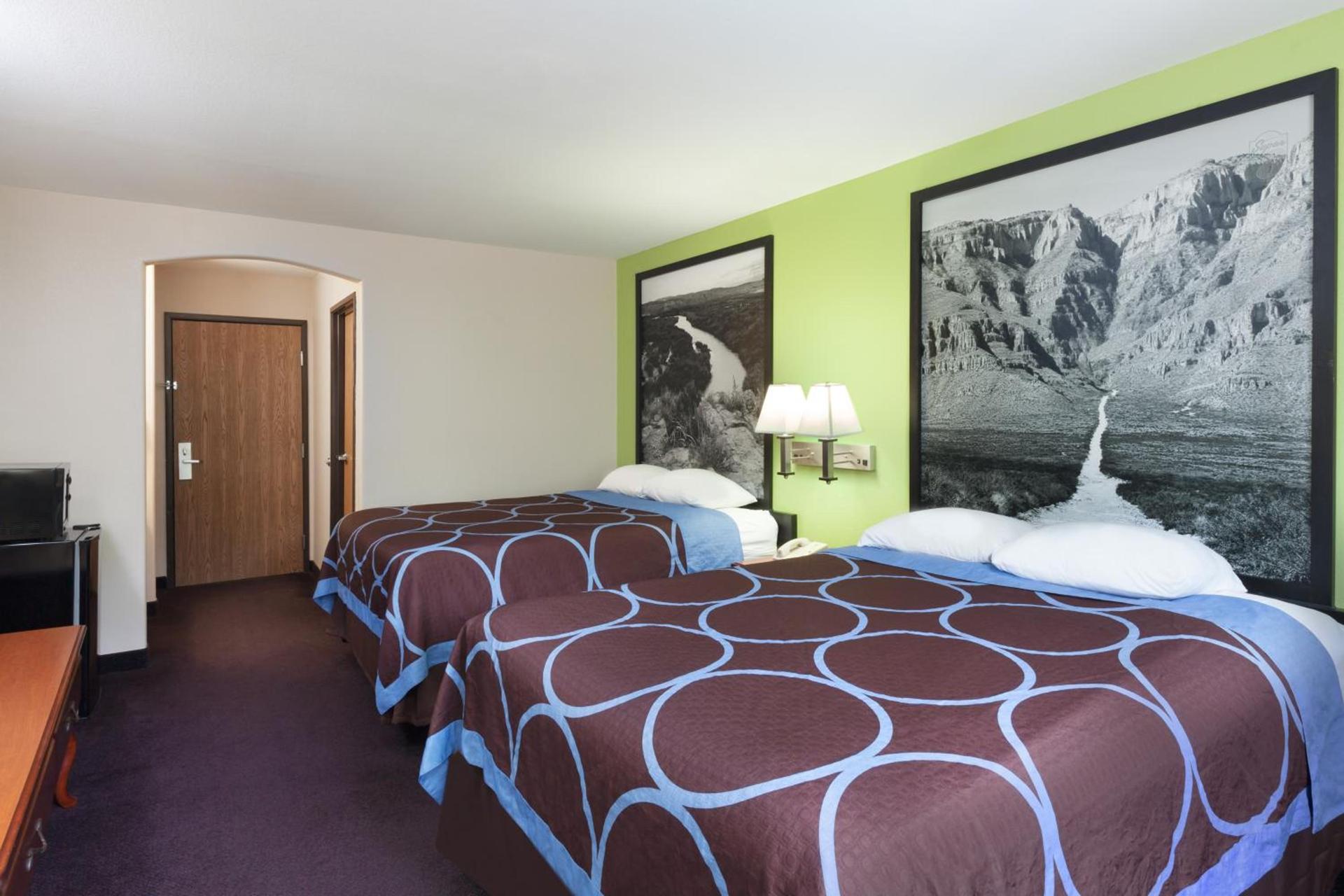 Super 8 by Wyndham Huntsville photo 33