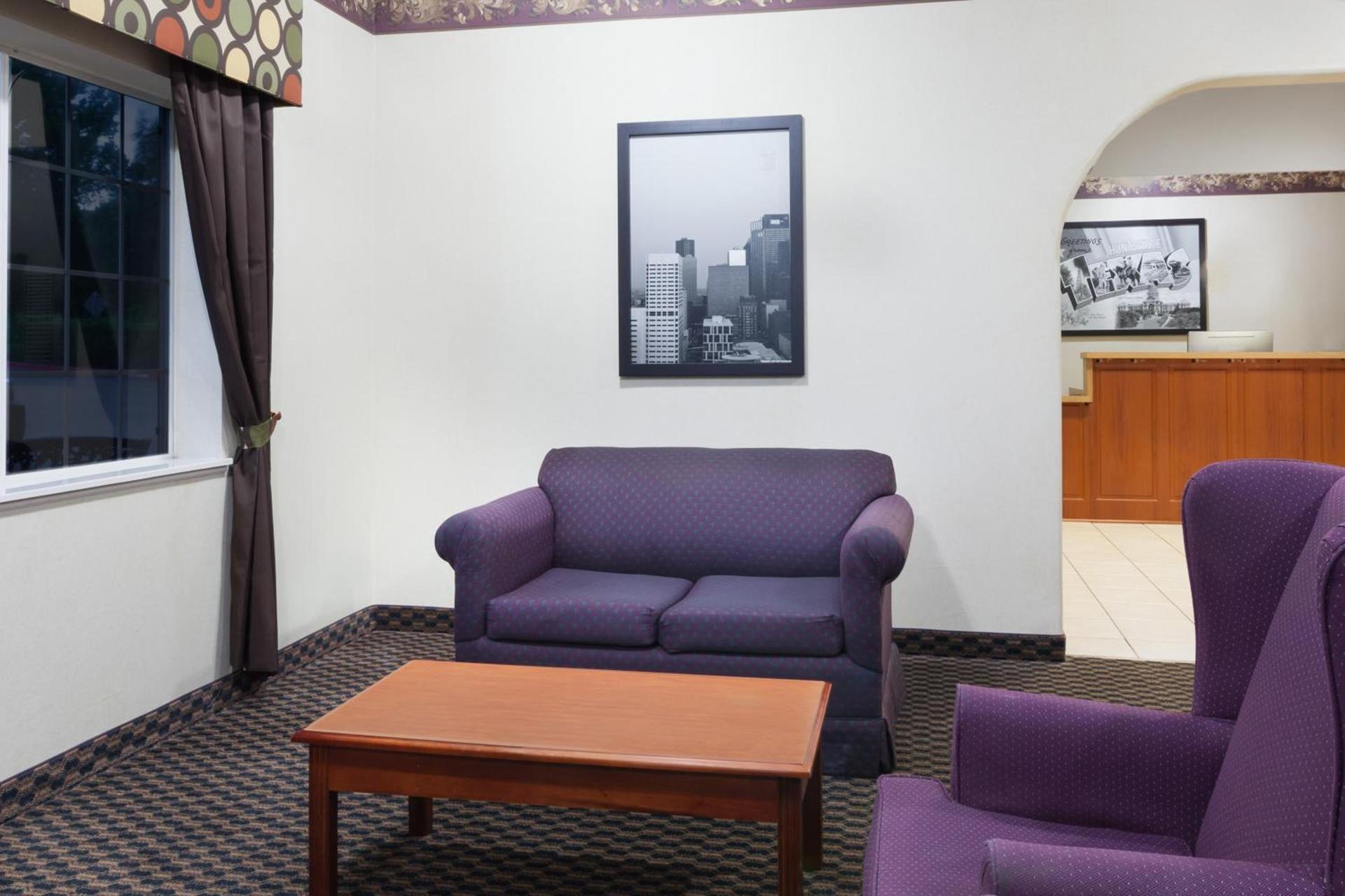 Super 8 by Wyndham Huntsville photo 39