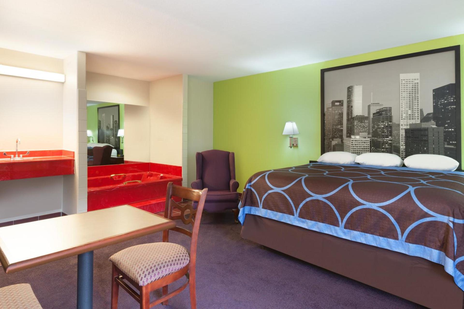Super 8 by Wyndham Huntsville photo 41