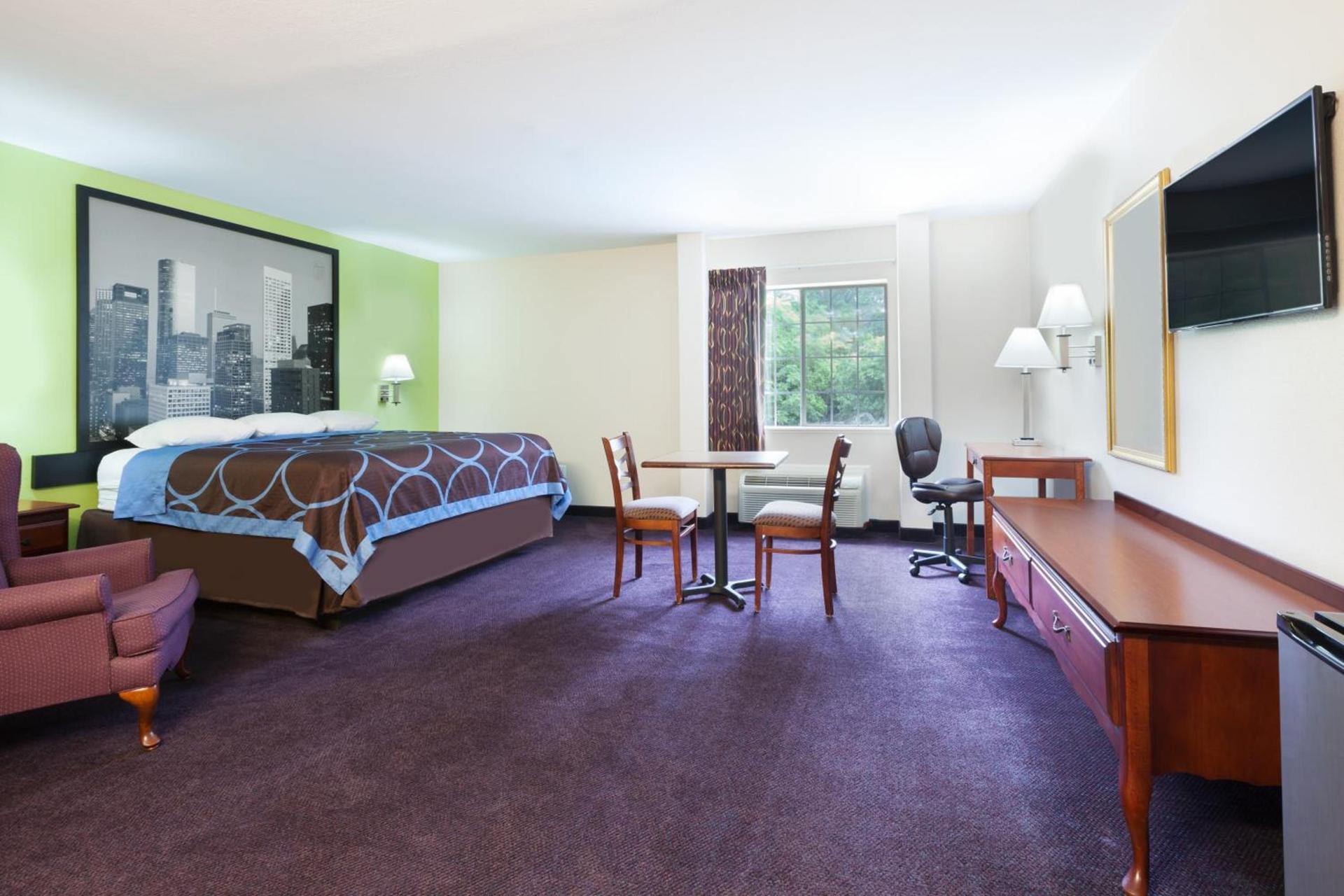 Super 8 by Wyndham Huntsville photo 42