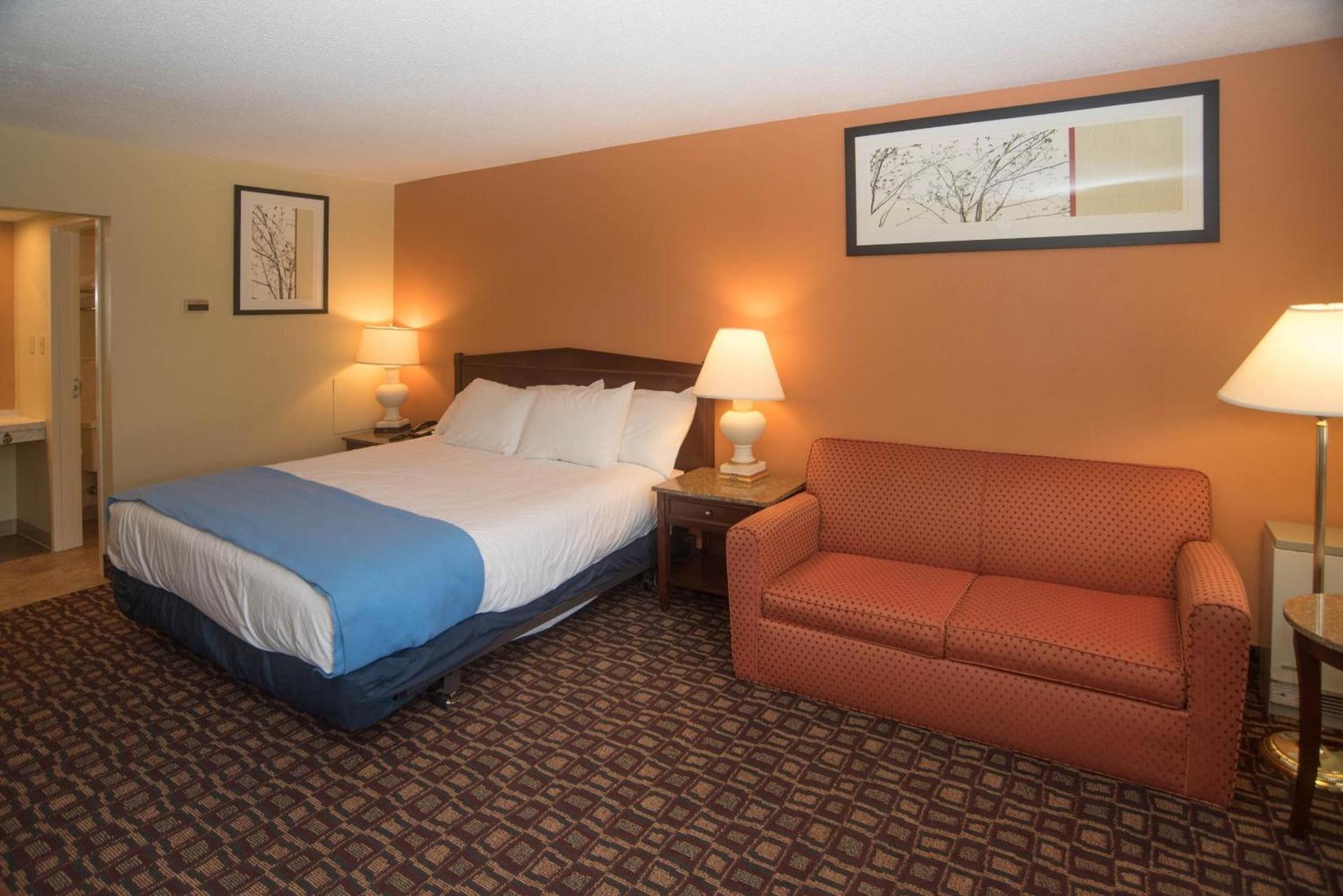 Colonnade Inn photo 5