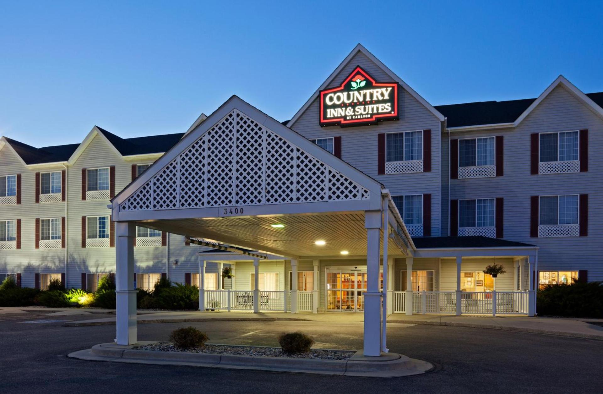 Country Inn & Suites by Radisson, Watertown, SD photo 16
