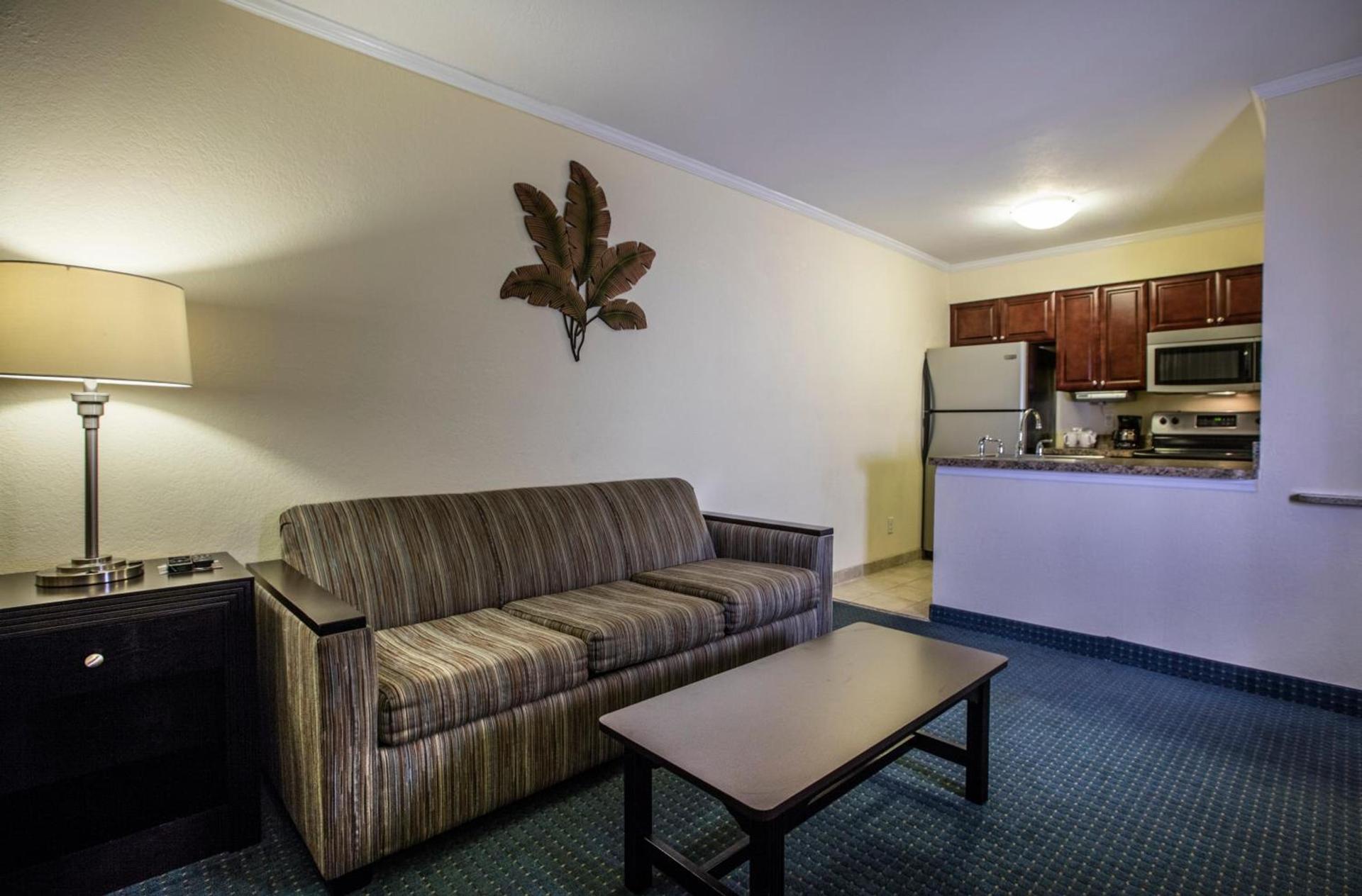 Sailport Waterfront Suites photo 5