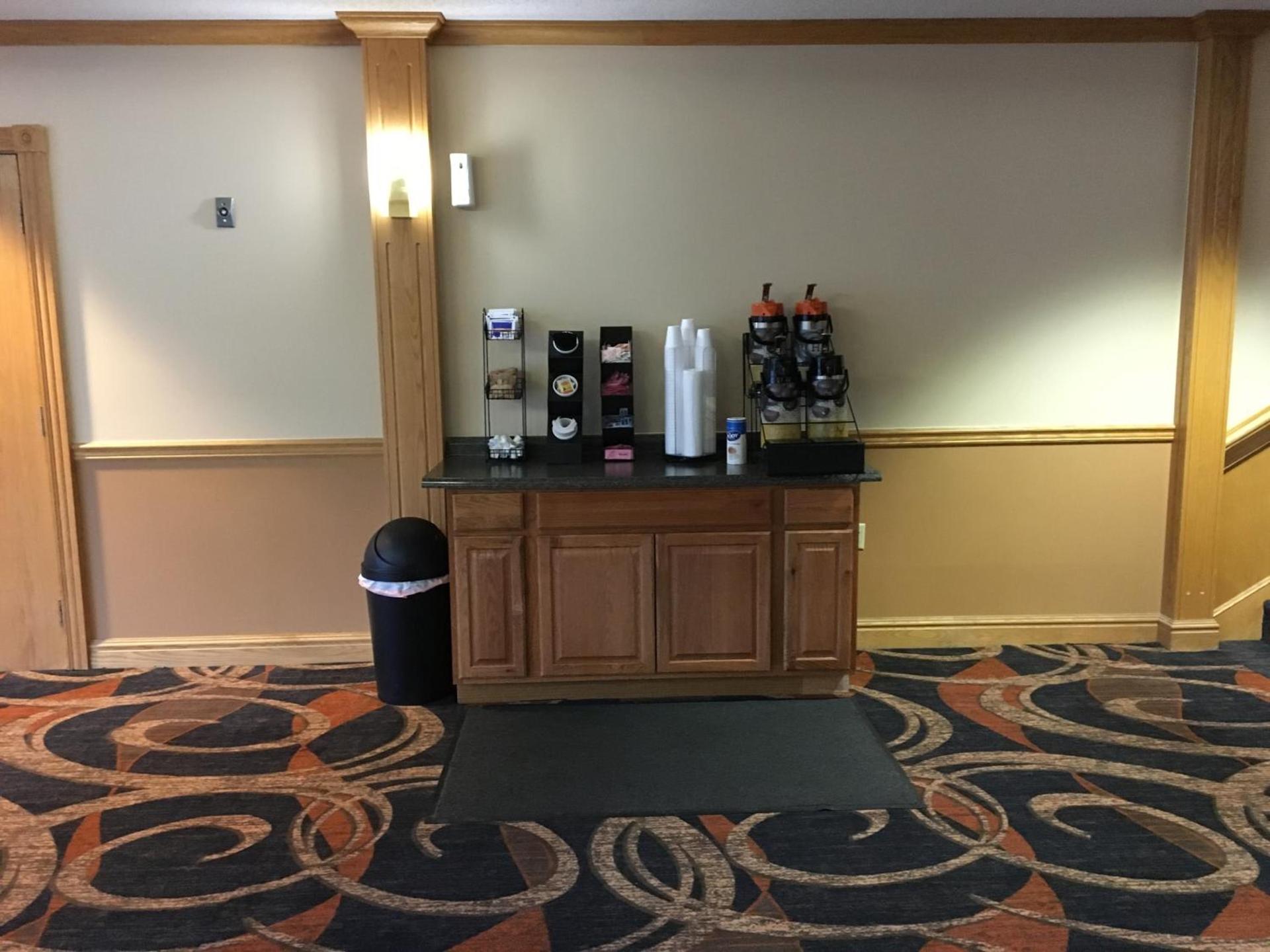 Cabot Inn & Suites photo 19