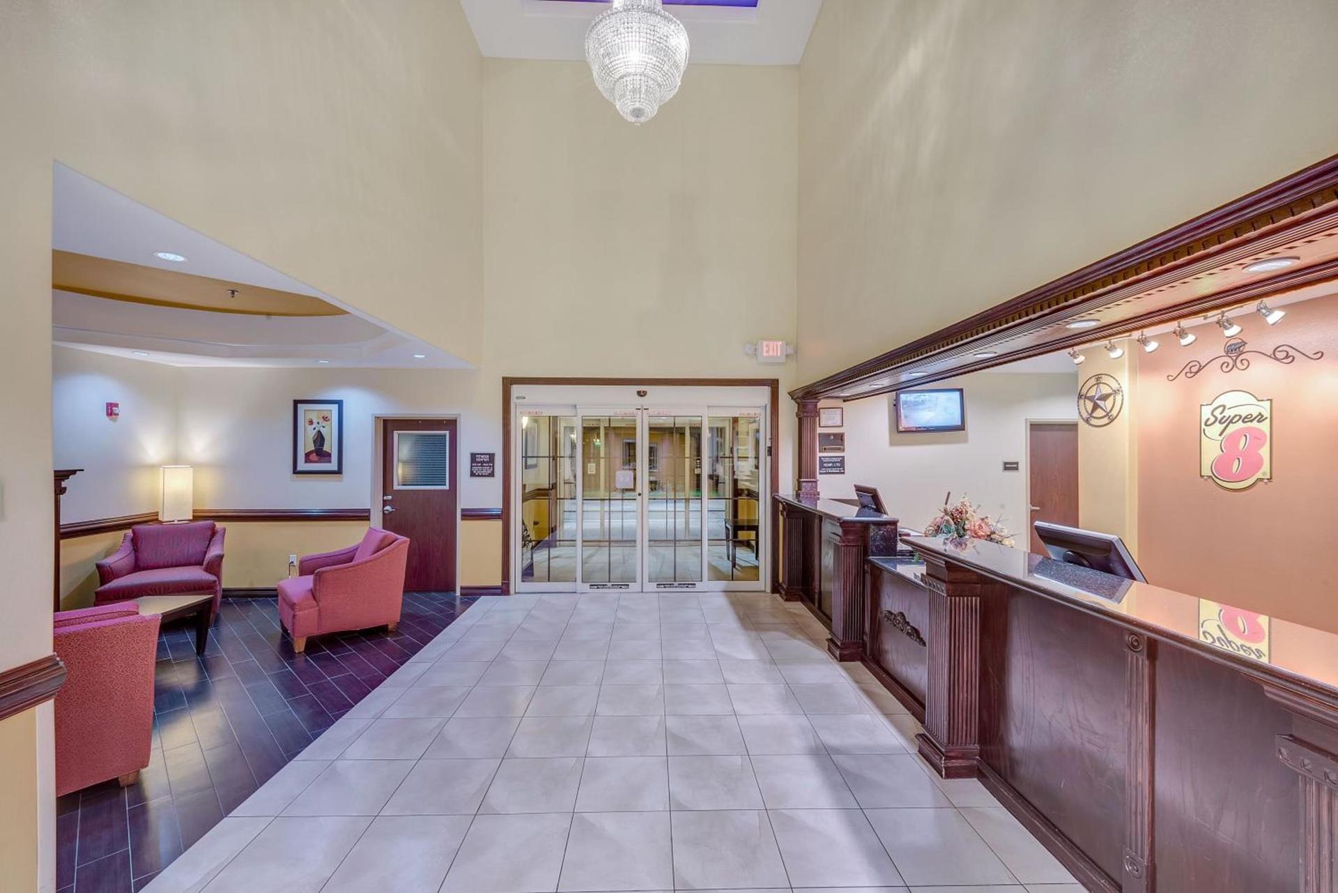 Super 8 by Wyndham Hidalgo at La Plaza Mall & Mcallen Airport photo 28