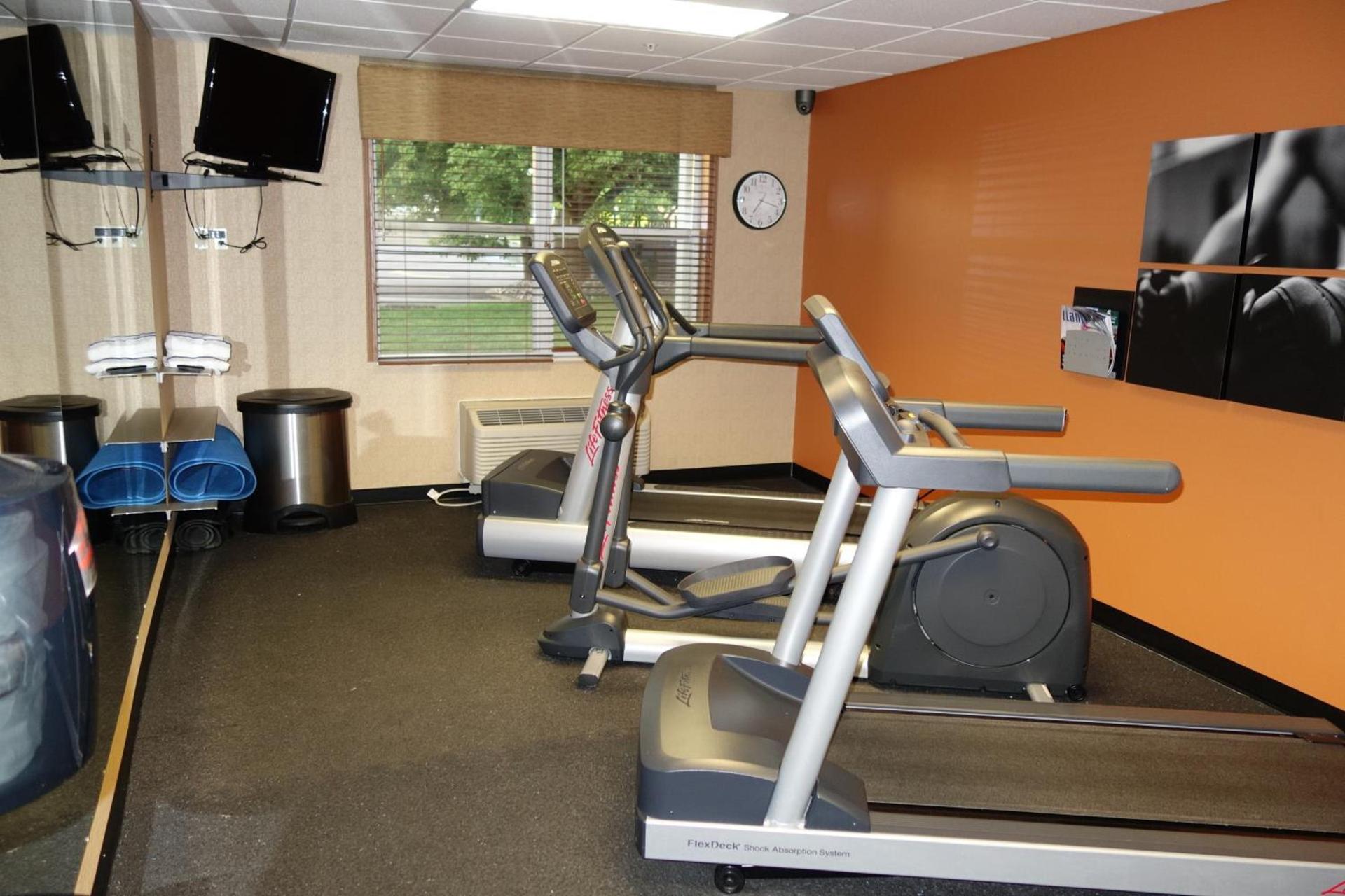 Country Inn & Suites by Radisson, Lansing, MI photo 13
