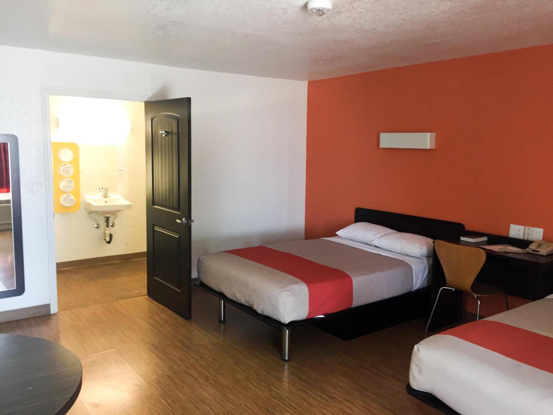 Motel 6-Uvalde, TX photo 43