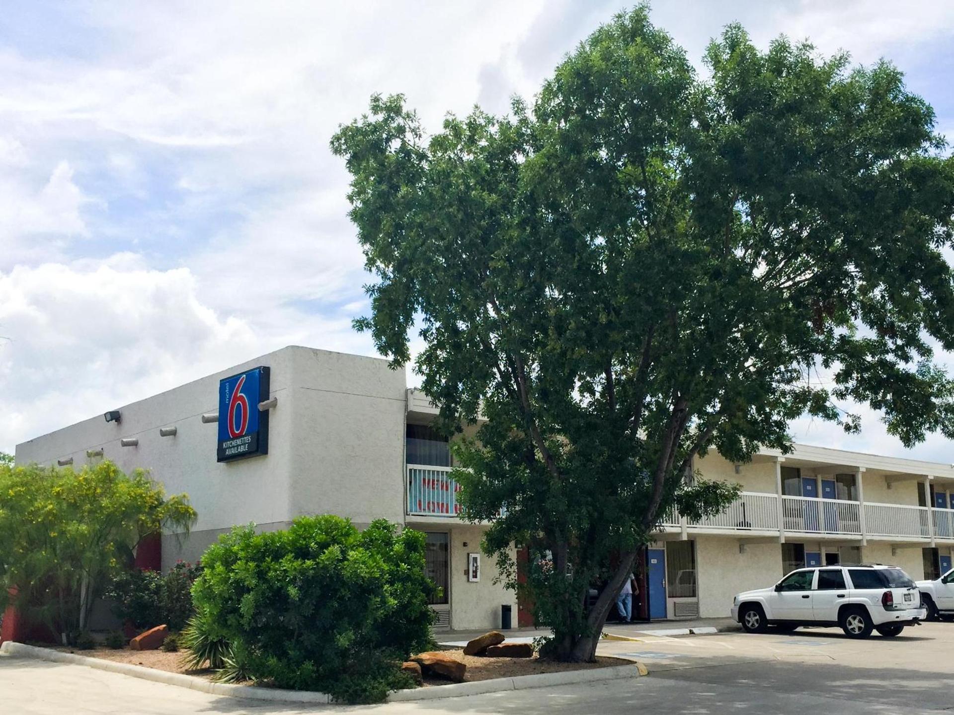 Motel 6-Uvalde, TX photo 41