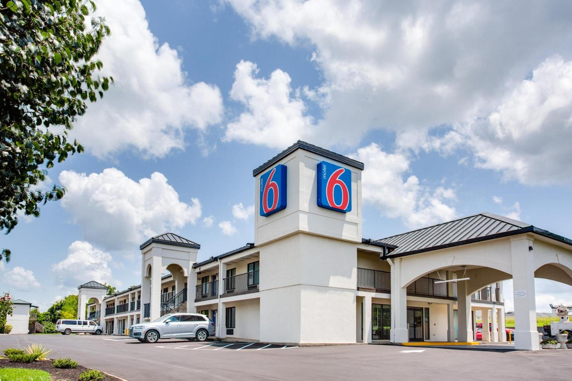 Motel 6-White House, TN photo 2