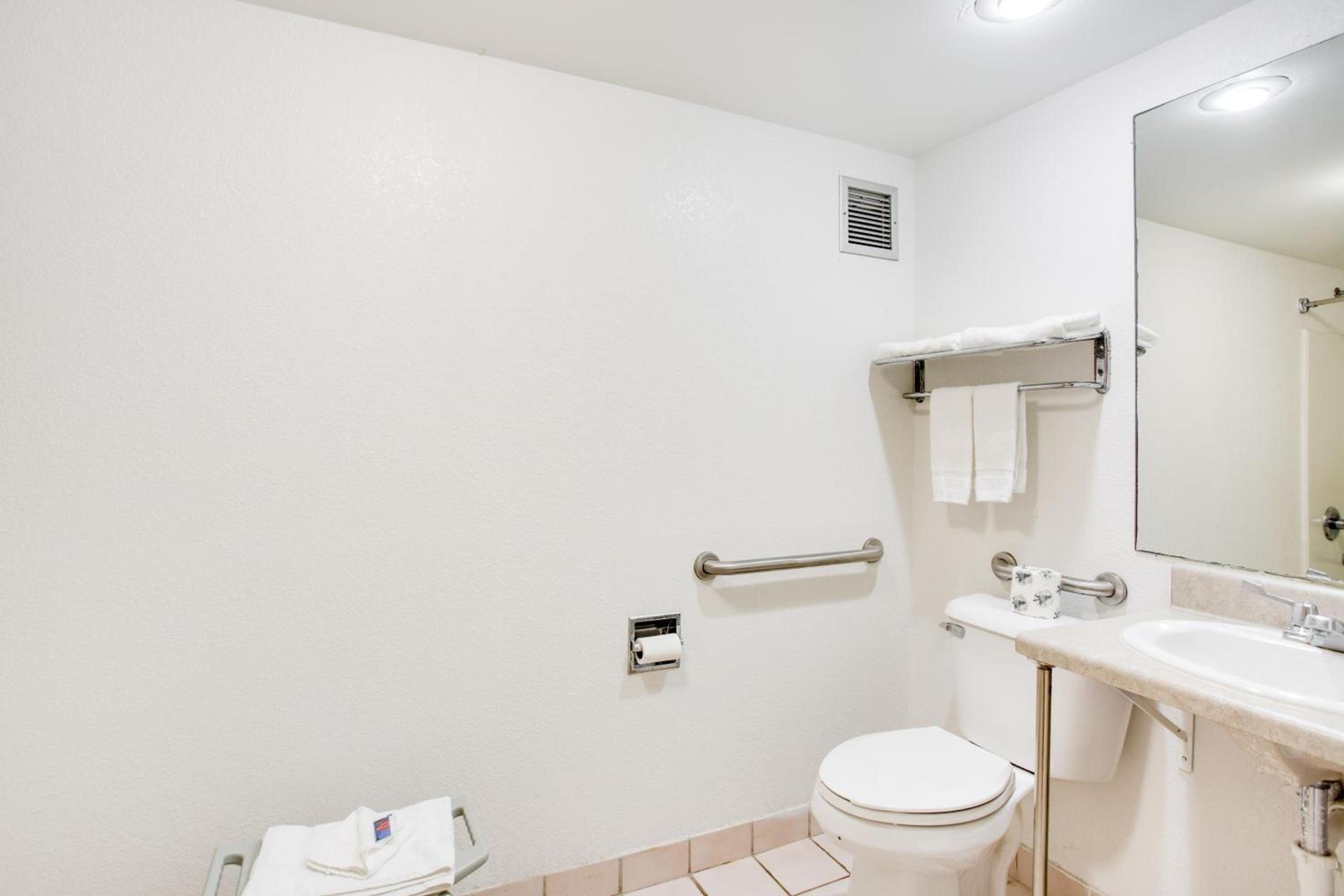 Motel 6-White House, TN photo 36