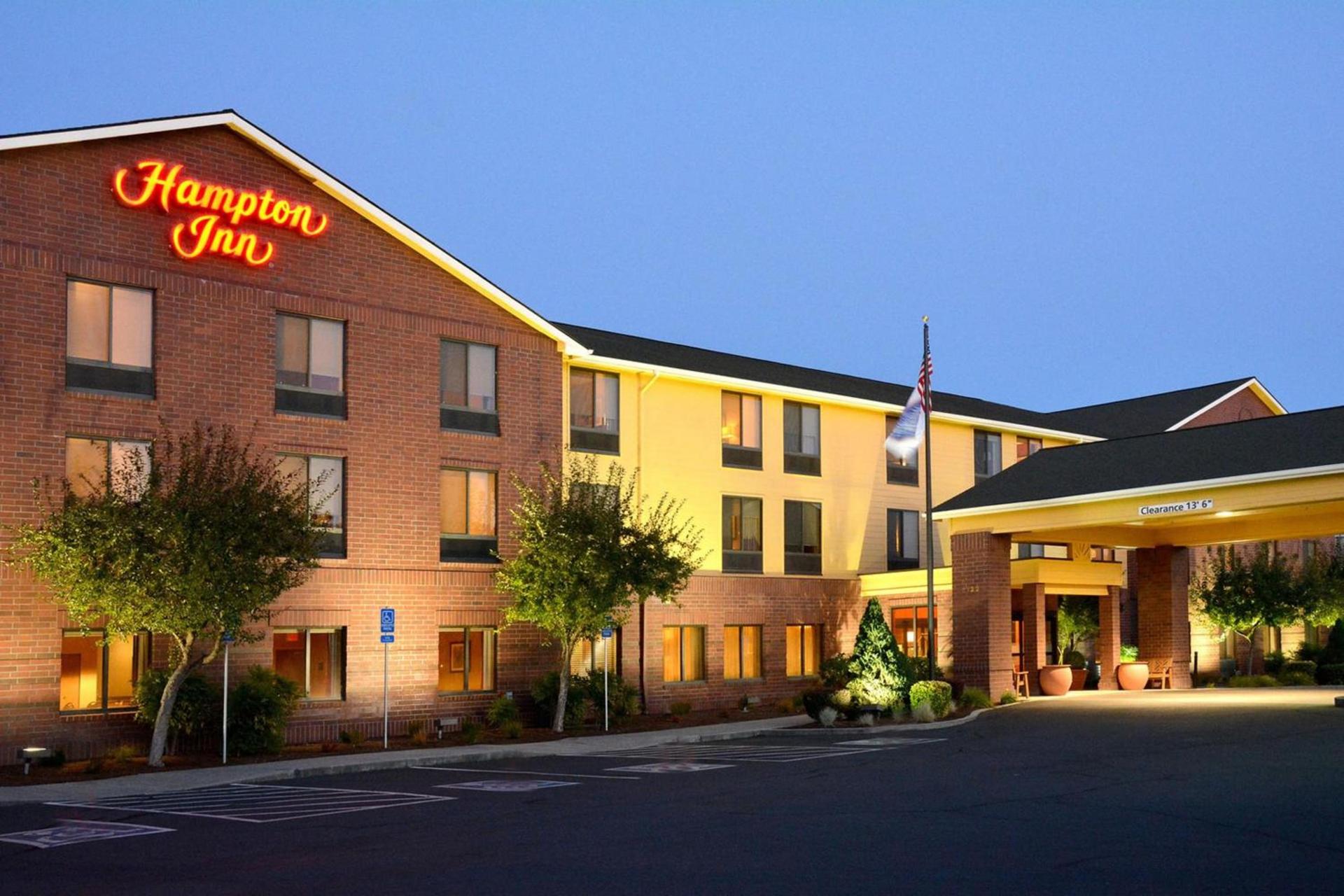 Hampton Inn Medford photo 21