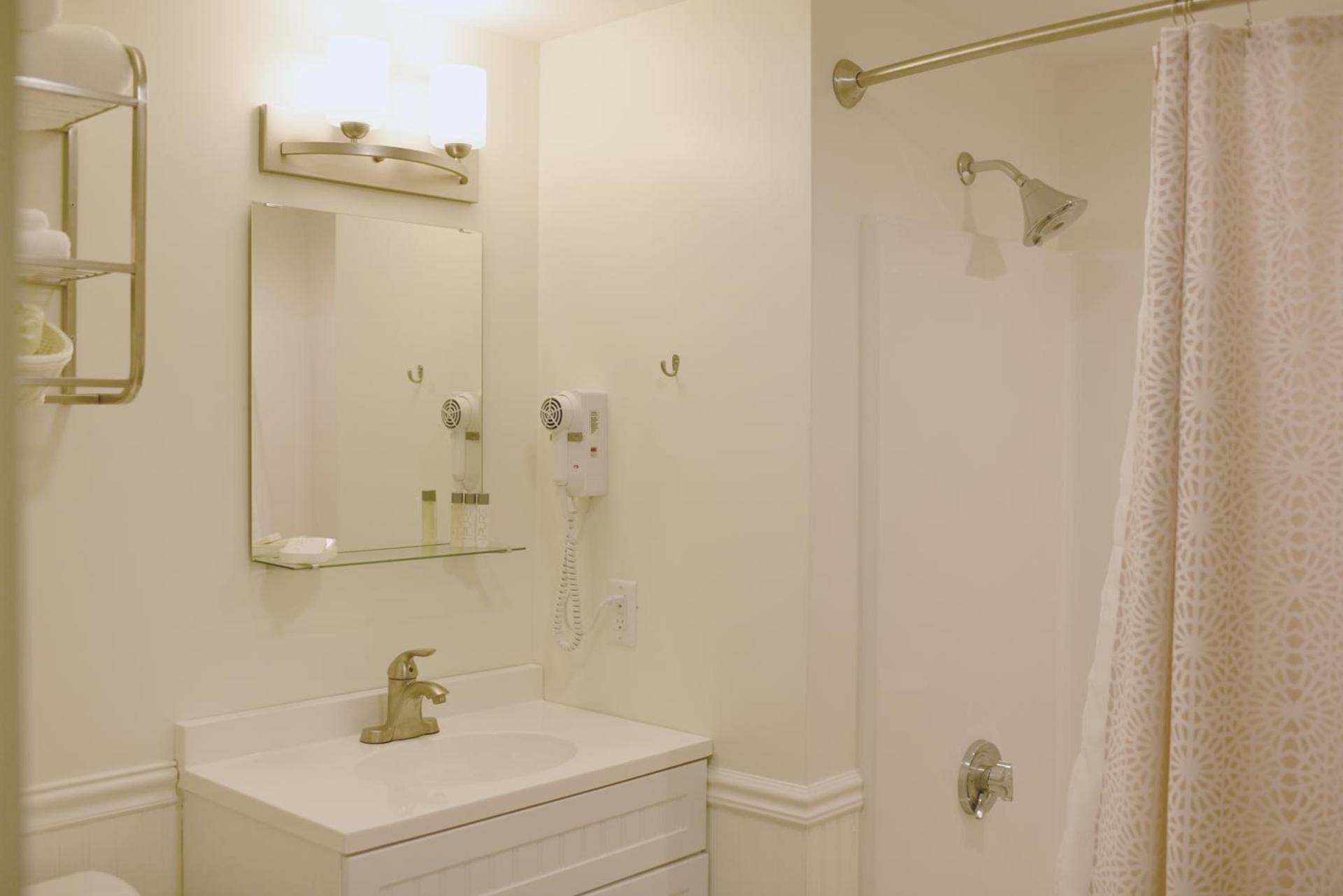 Sandwich Inn and Suites photo 13