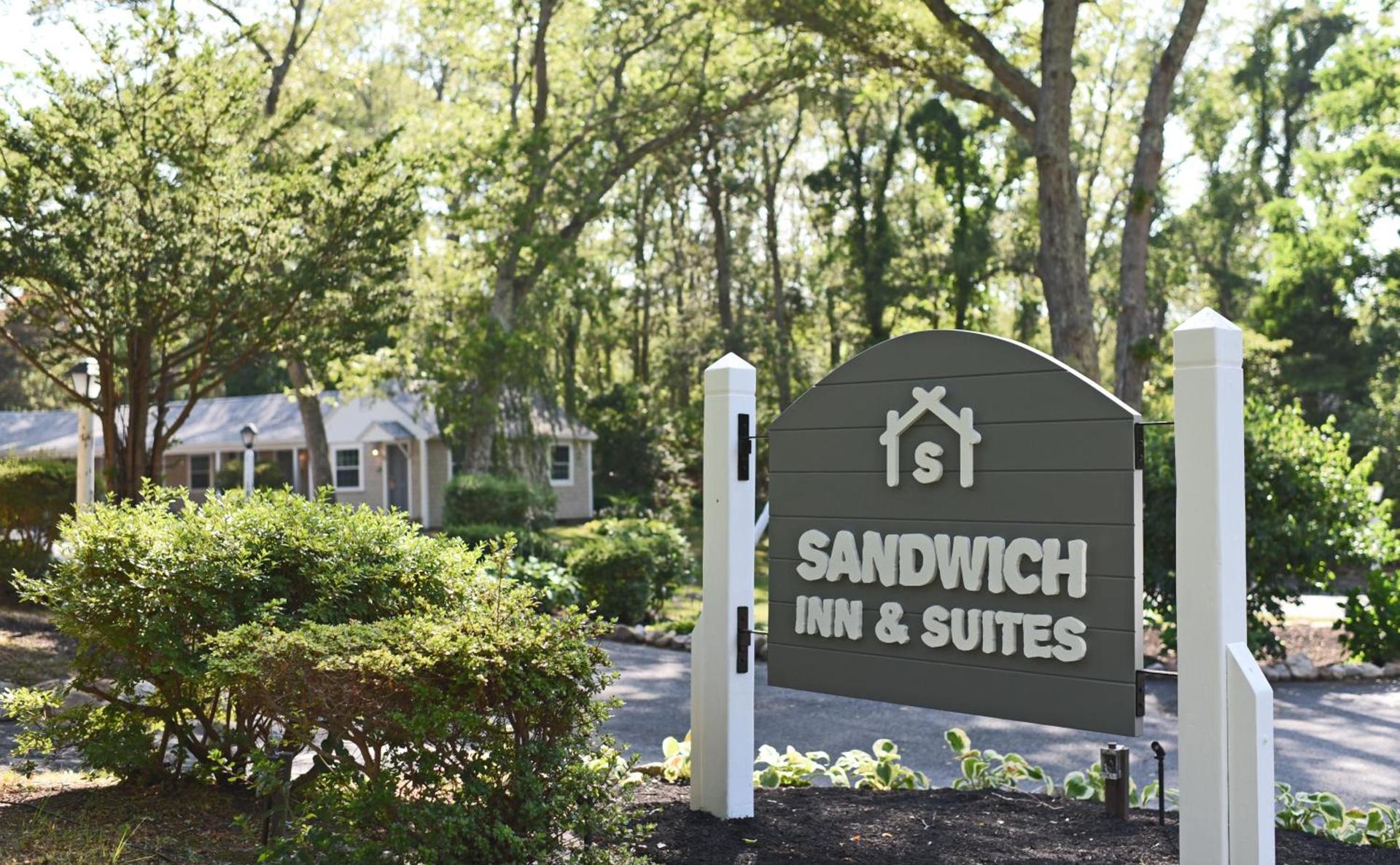 Sandwich Inn and Suites photo 12