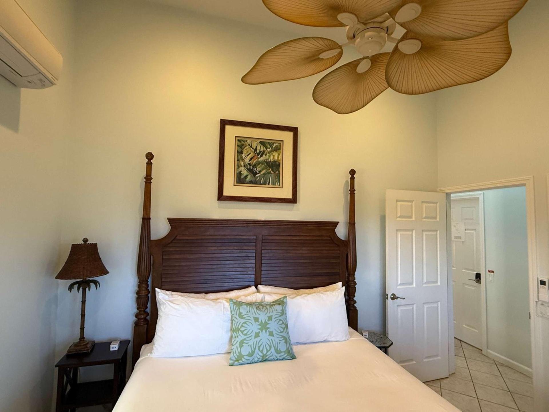 Maui B&B - 3 Ensuite Rooms - Steps from Beach w AC photo 45
