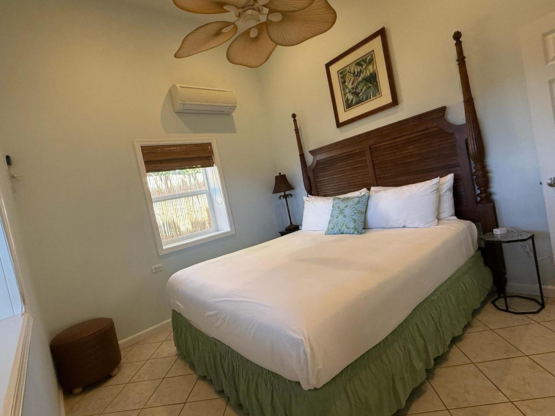 Maui B&B - 3 Ensuite Rooms - Steps from Beach w AC photo 44