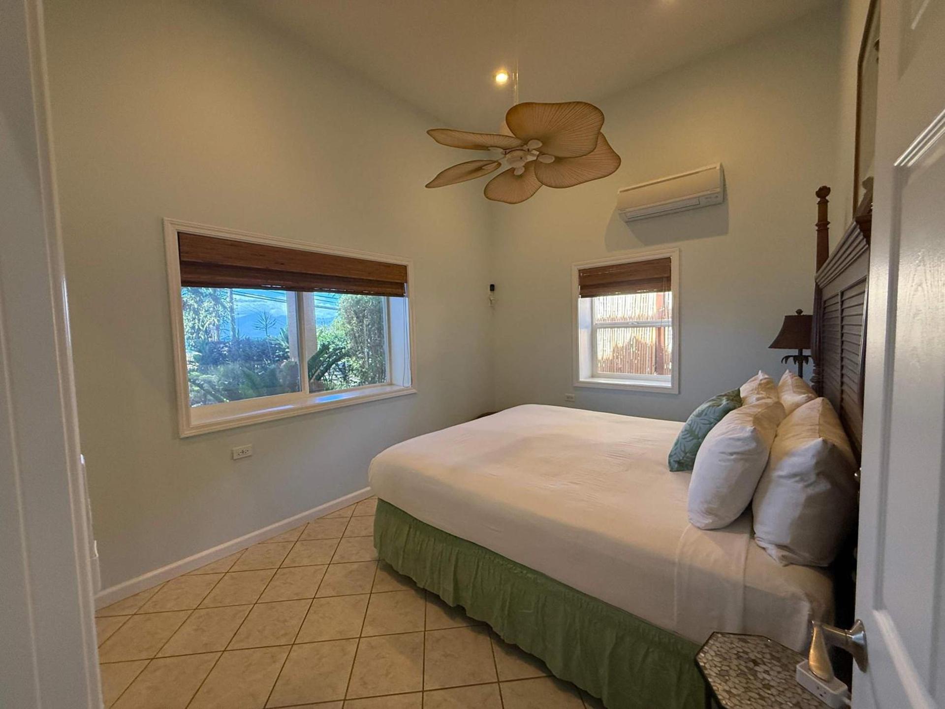 Maui B&B - 3 Ensuite Rooms - Steps from Beach w AC photo 38