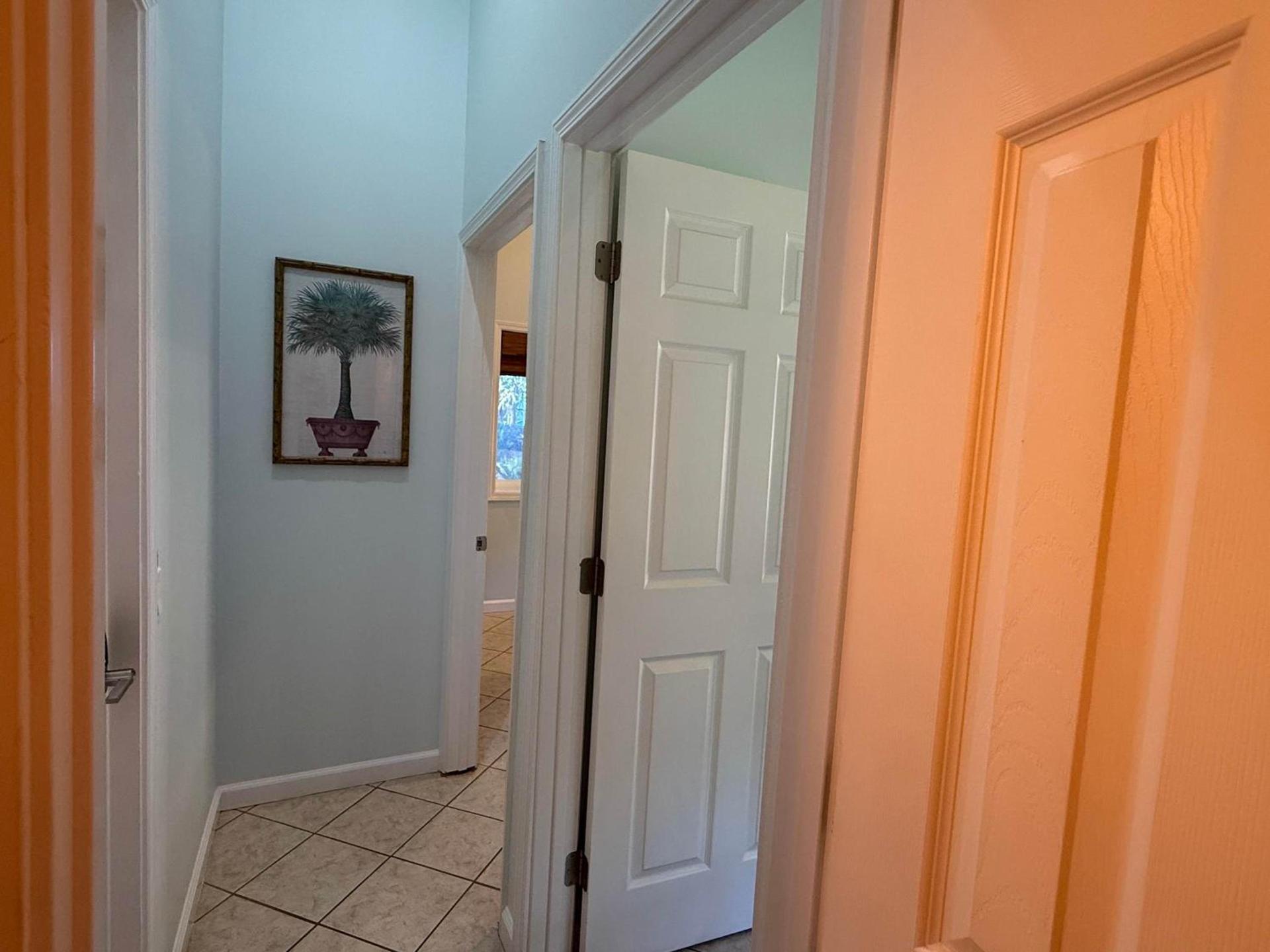 Maui B&B - 3 Ensuite Rooms - Steps from Beach w AC photo 17