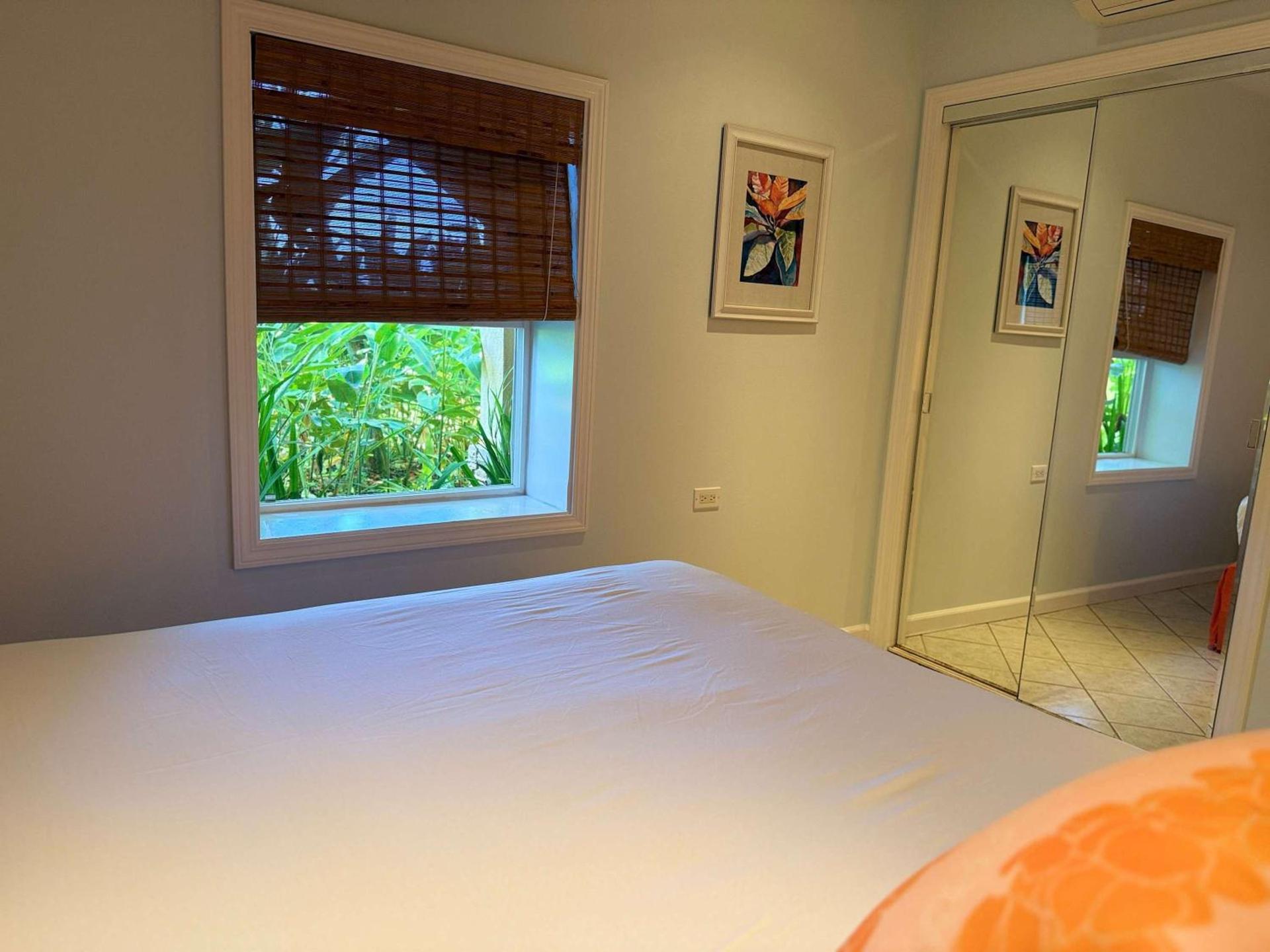 Maui B&B - 3 Ensuite Rooms - Steps from Beach w AC photo 41