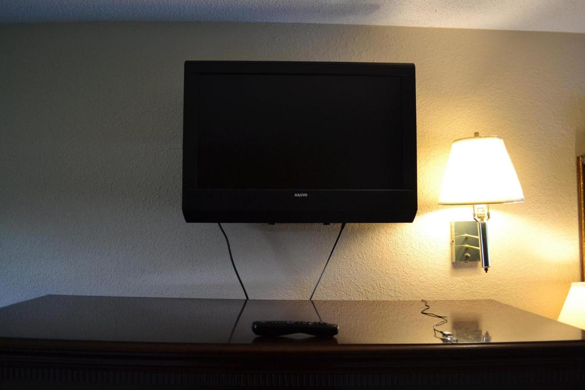 Americas Best Value Inn Smithfield photo 9