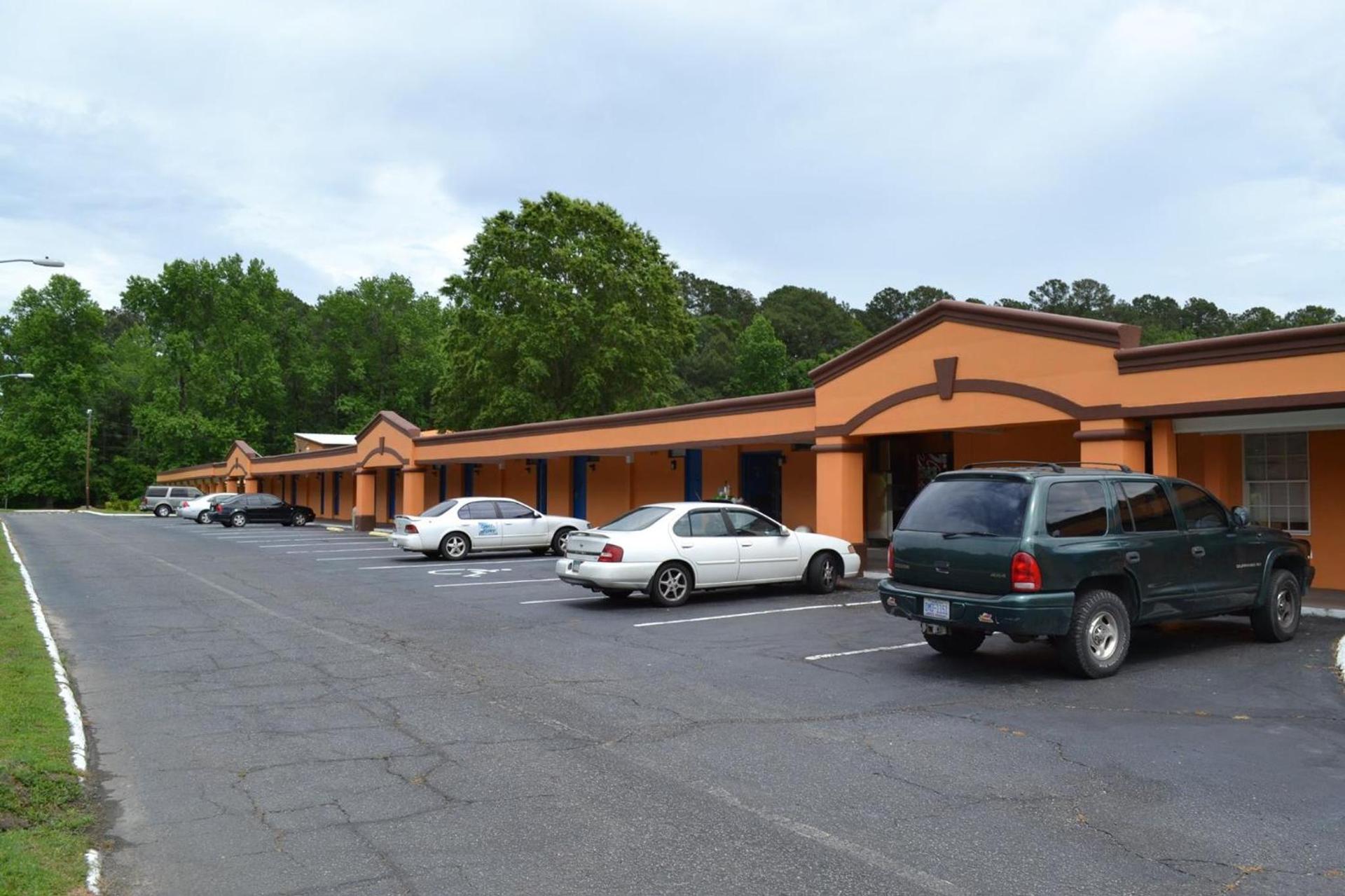Americas Best Value Inn Smithfield photo 4