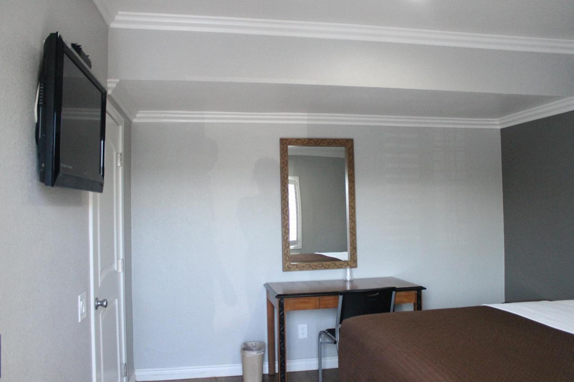 Town House Motel photo 25