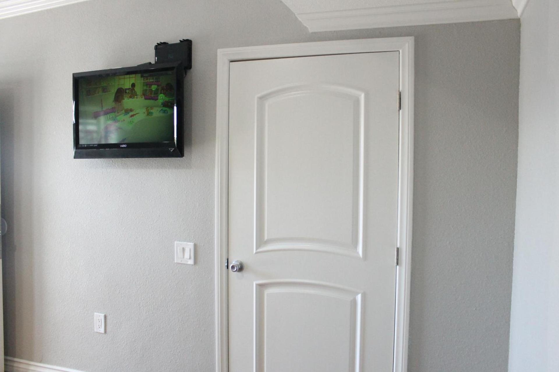 Town House Motel photo 24