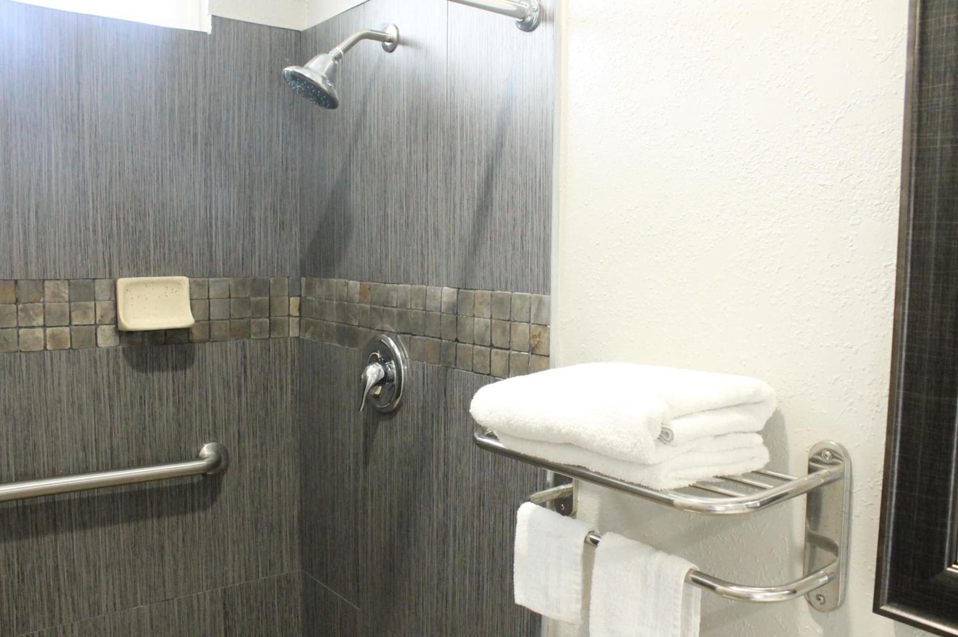 Town House Motel photo 20