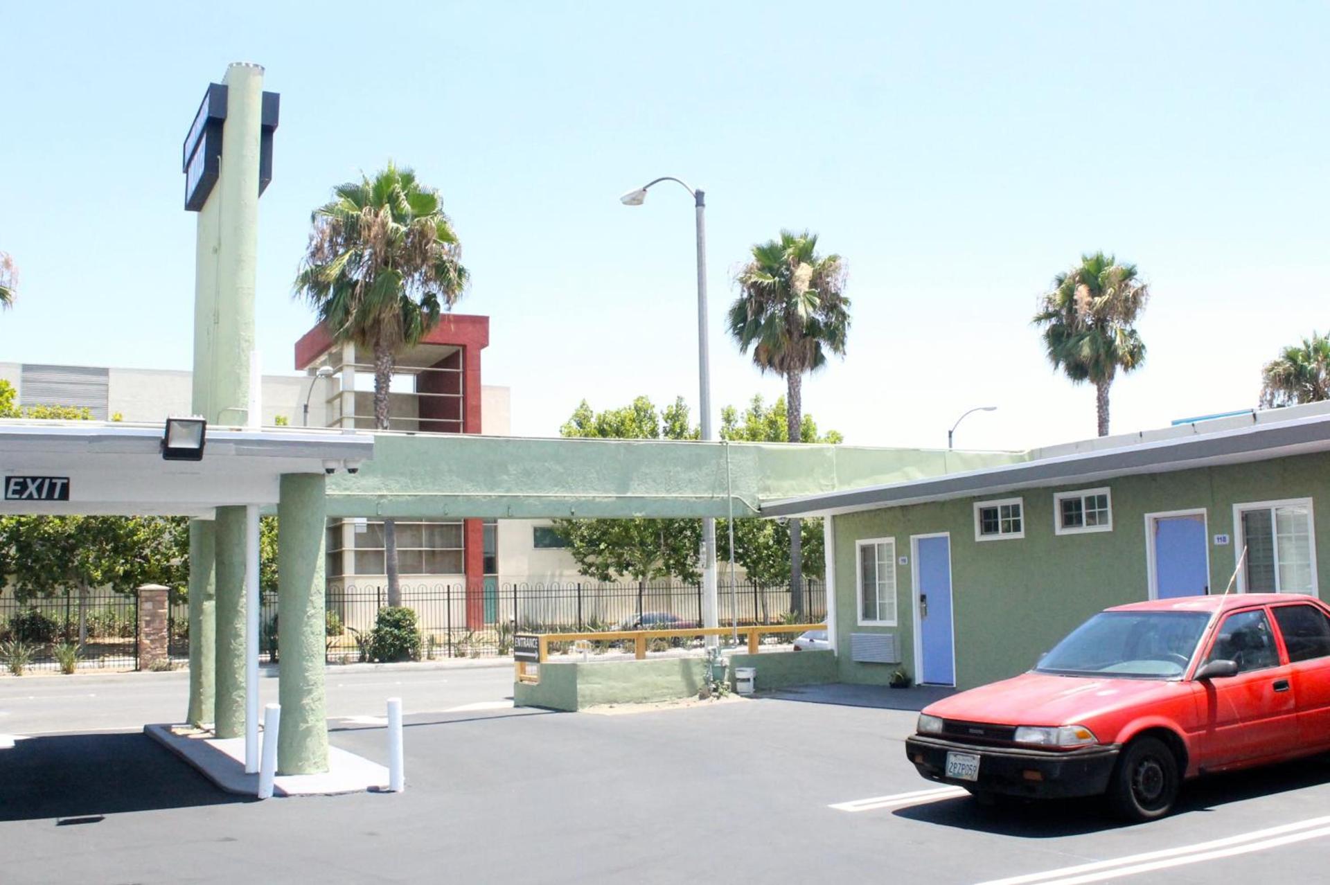 Town House Motel photo 3