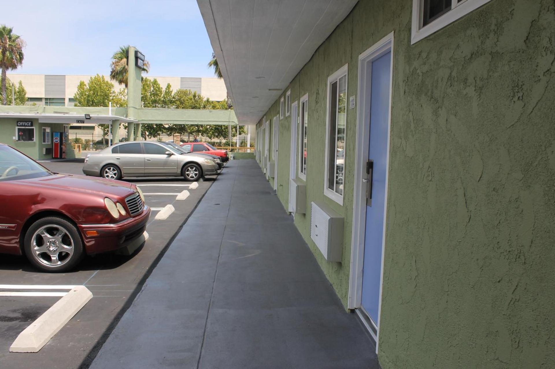 Town House Motel photo 47