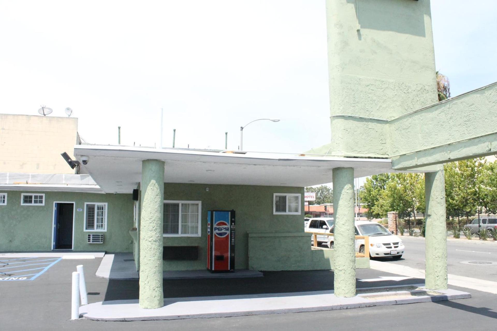 Town House Motel photo 7
