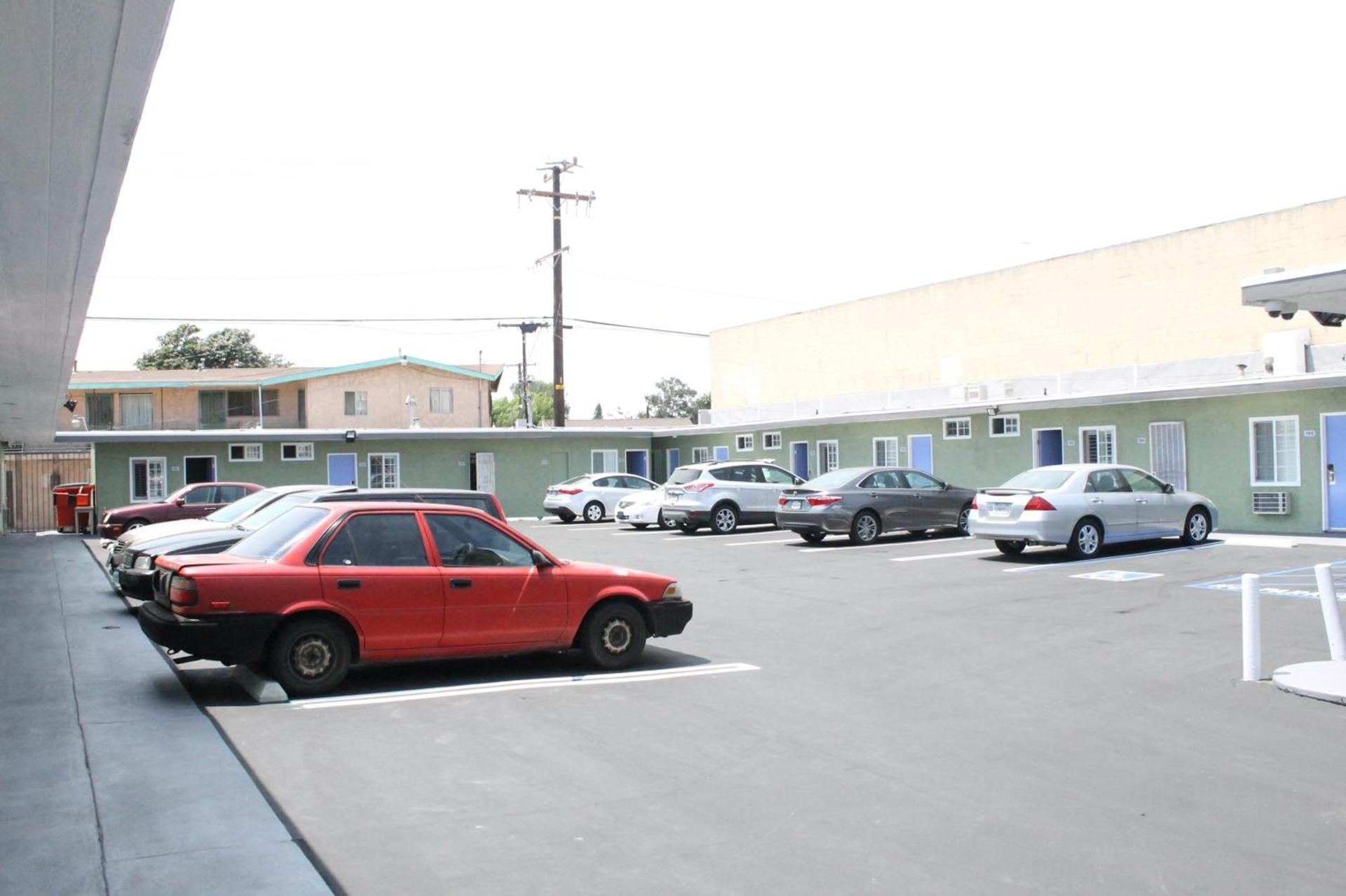 Town House Motel photo 8