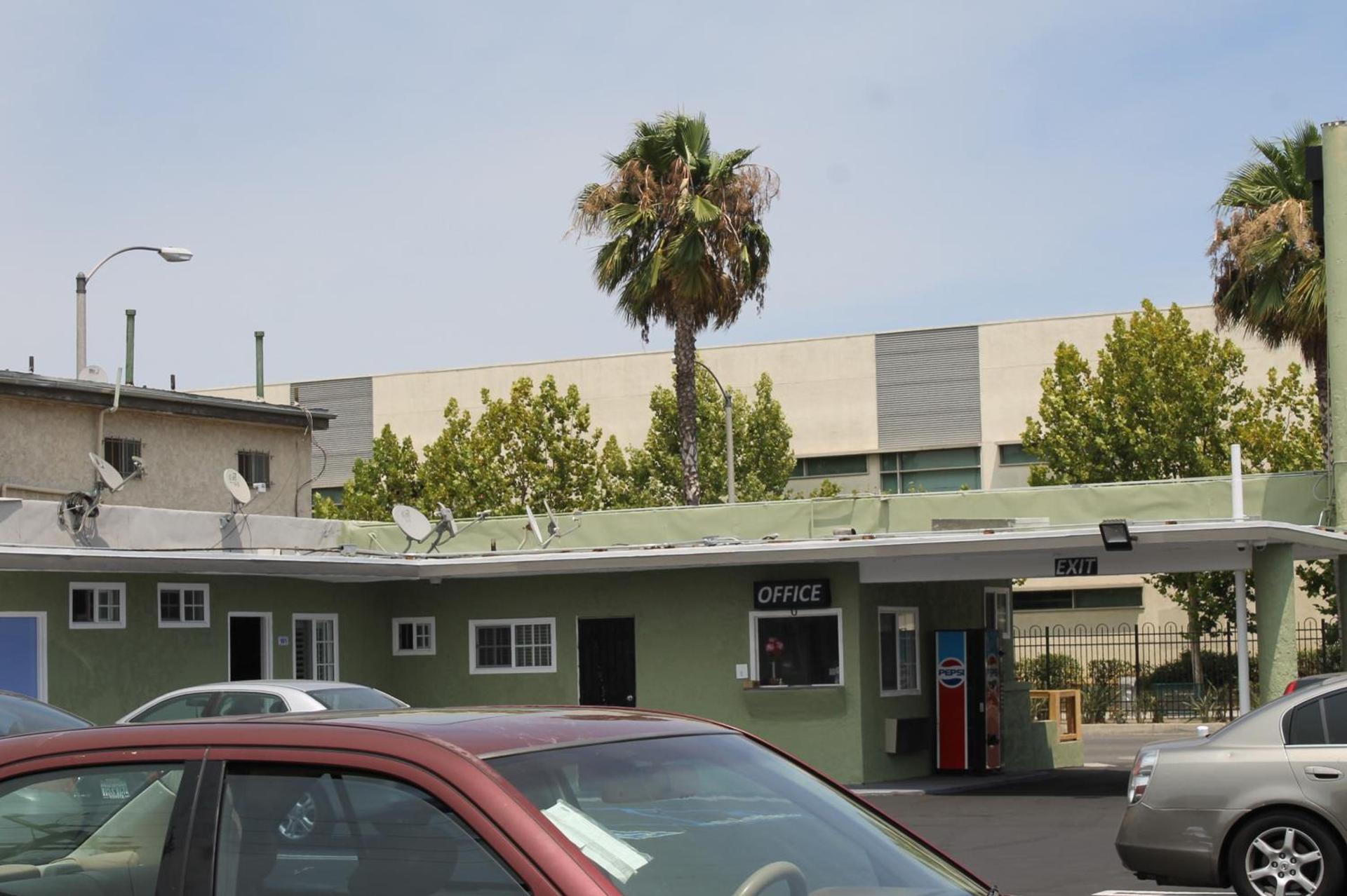 Town House Motel photo 49