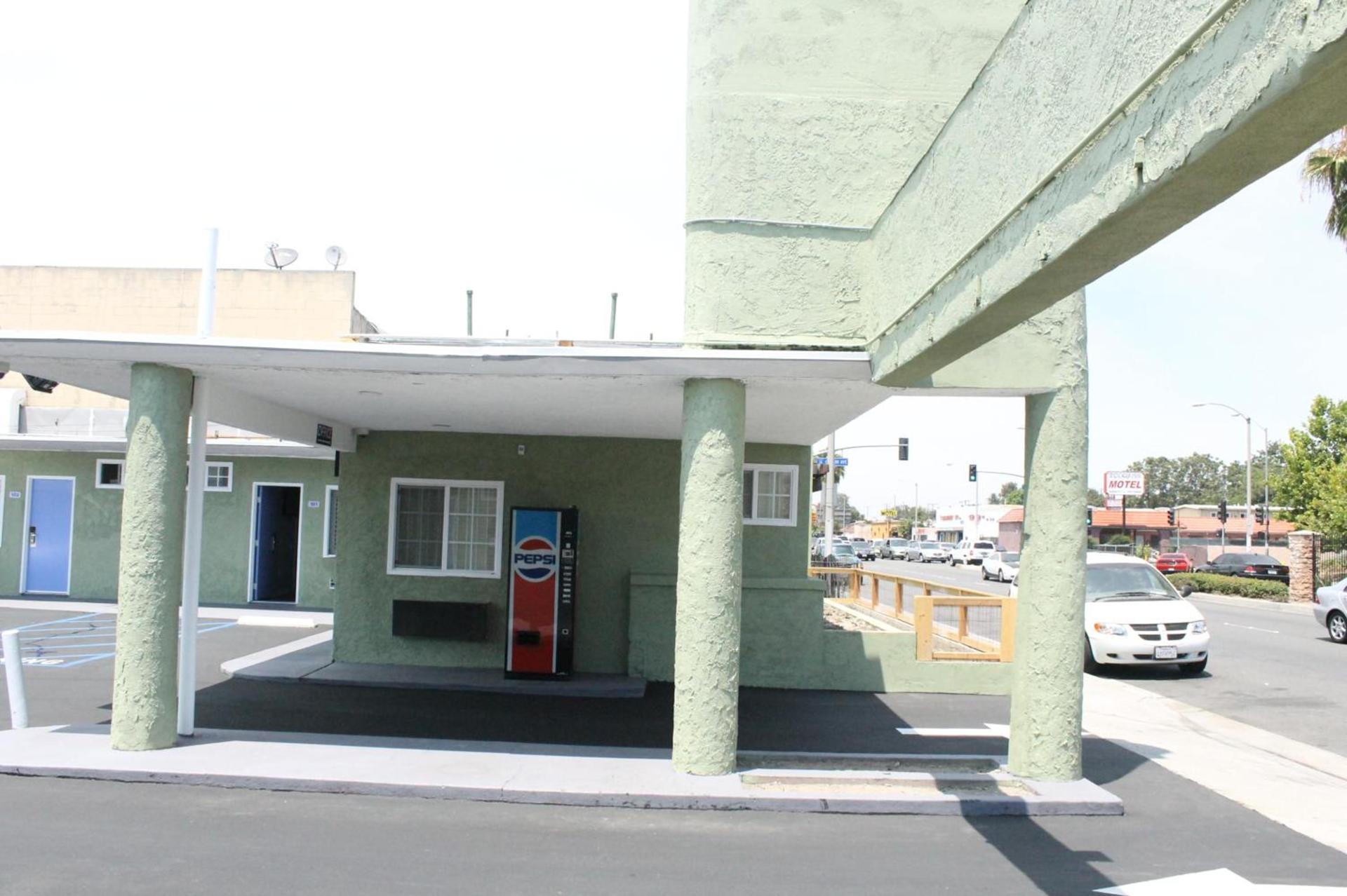 Town House Motel photo 9