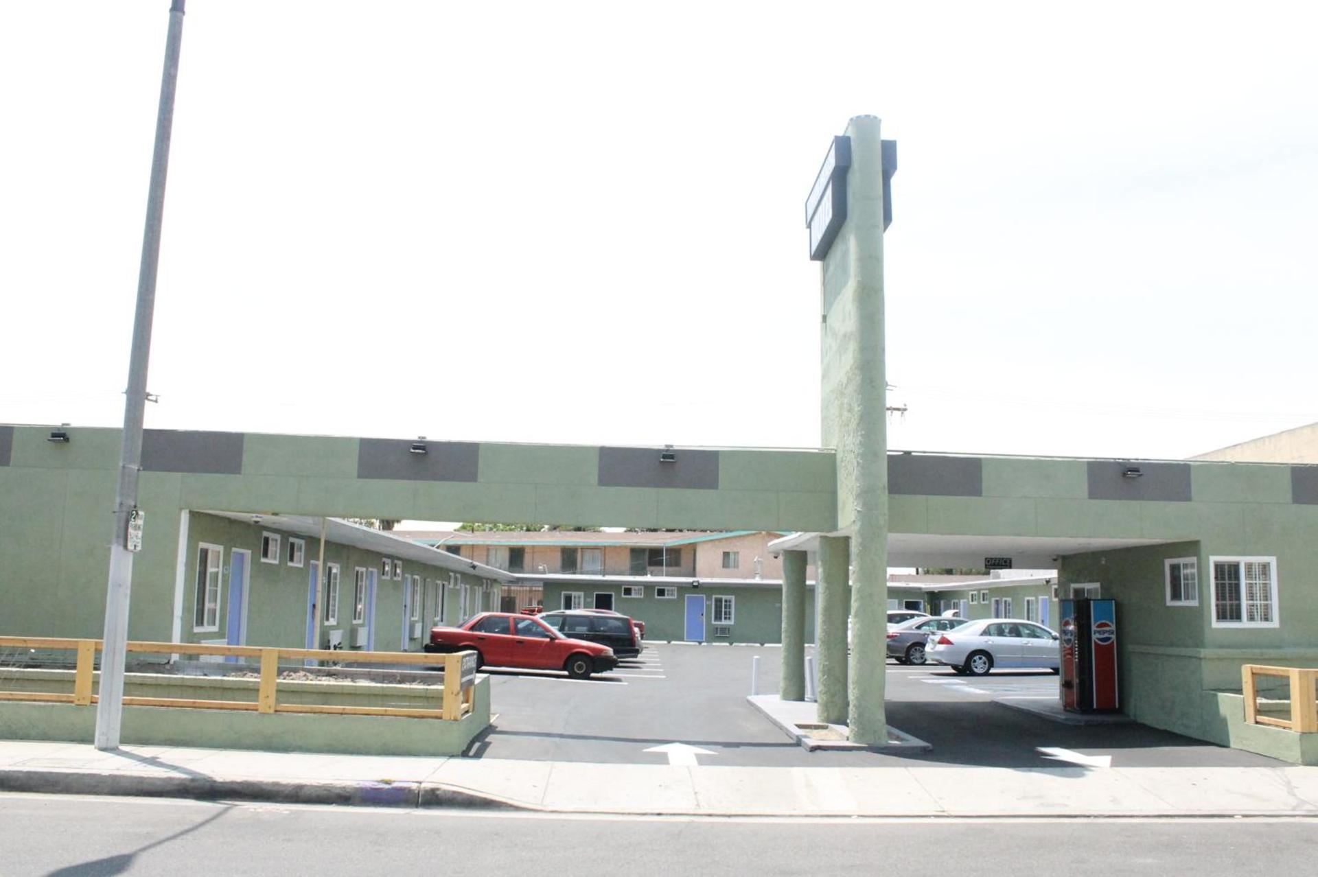 Town House Motel photo 11